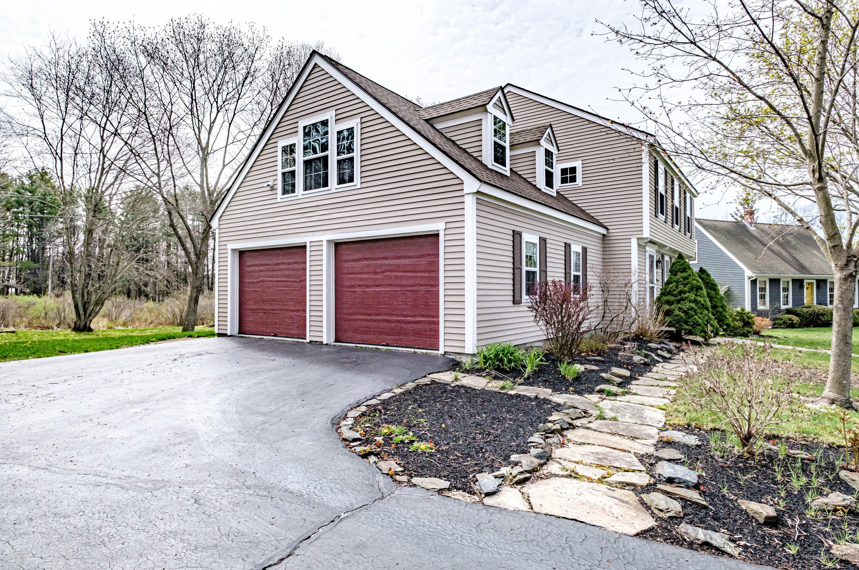 137 Brindle Cir, Portland ME  04106-6864 exterior