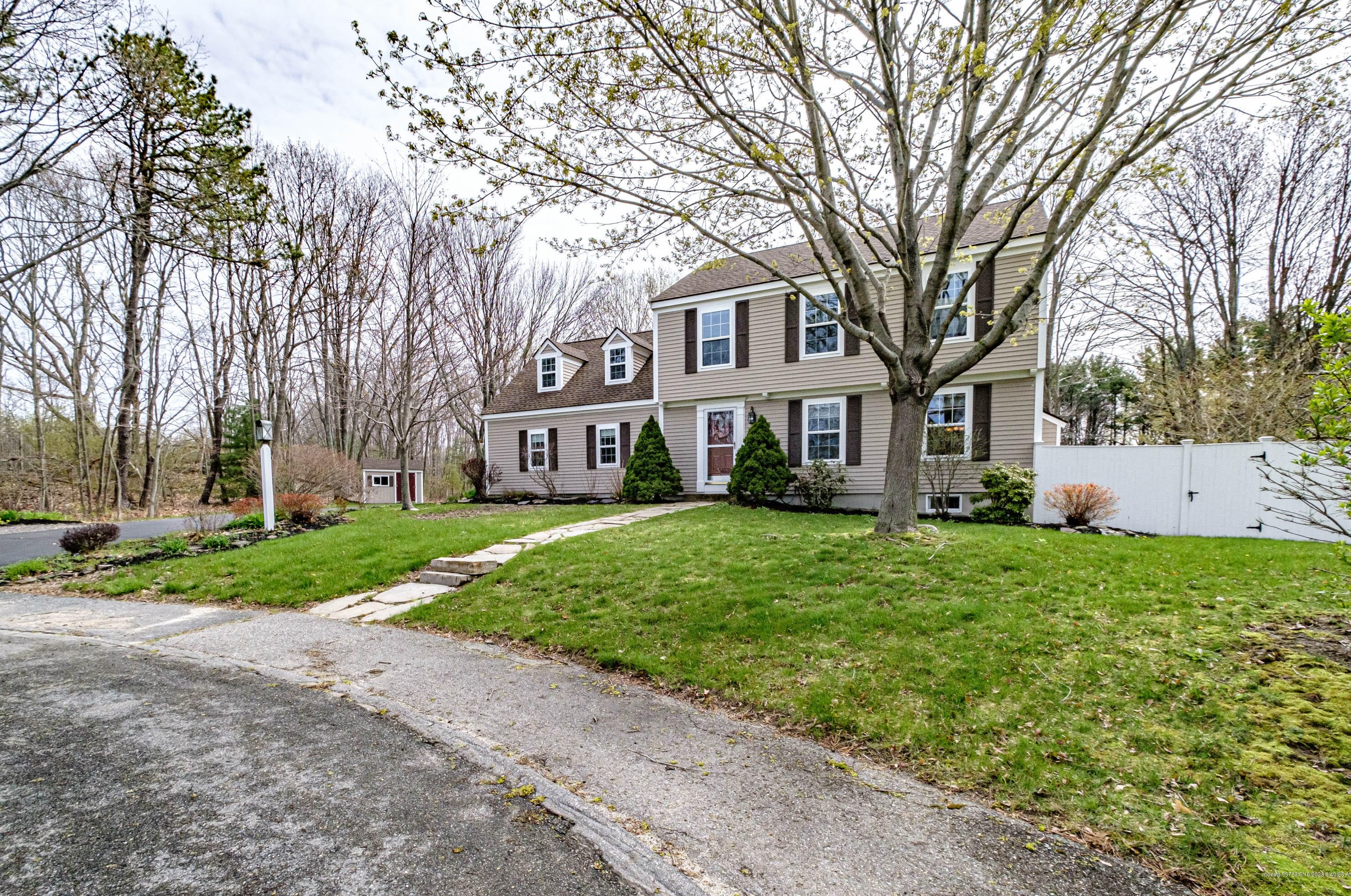 137 Brindle Cir, Portland ME  04106-6864 exterior
