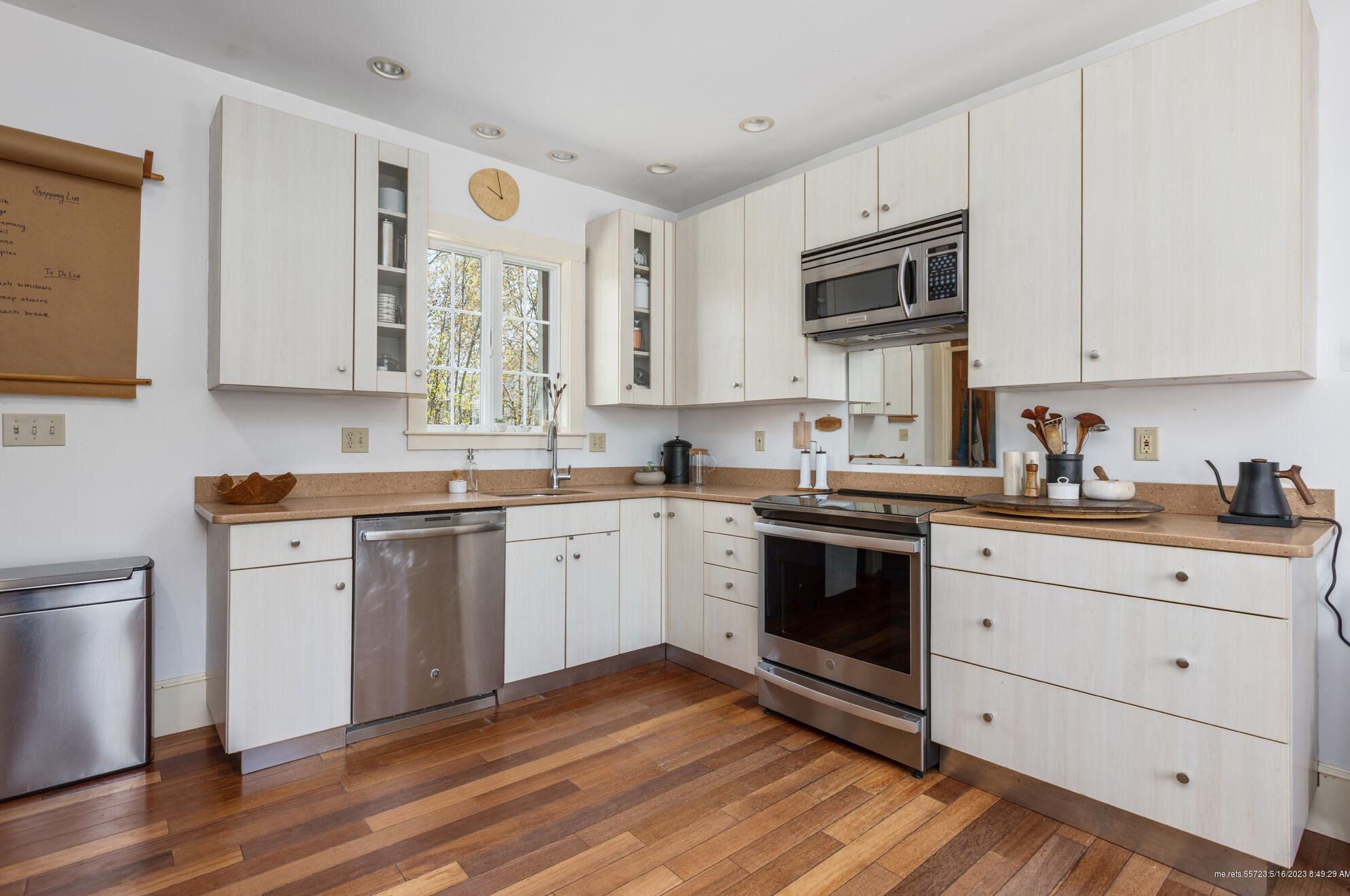 93 Angell Ave, Portland ME  04106-5002 exterior