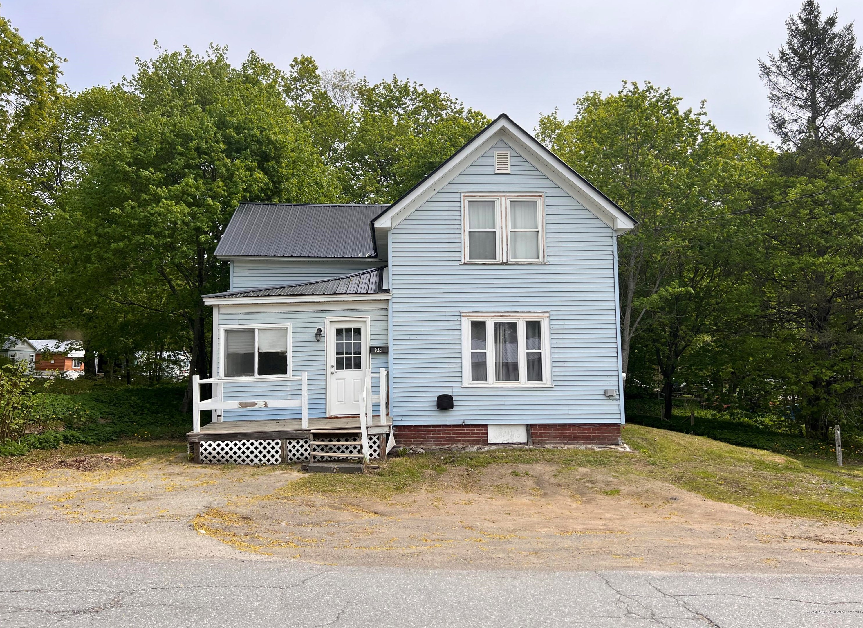 98 Lincoln St, Ripley, ME 04930 exterior