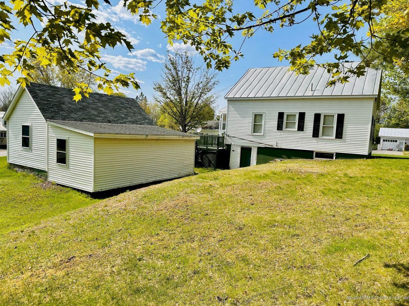 49 John St, Madison ME  04950-1633 exterior