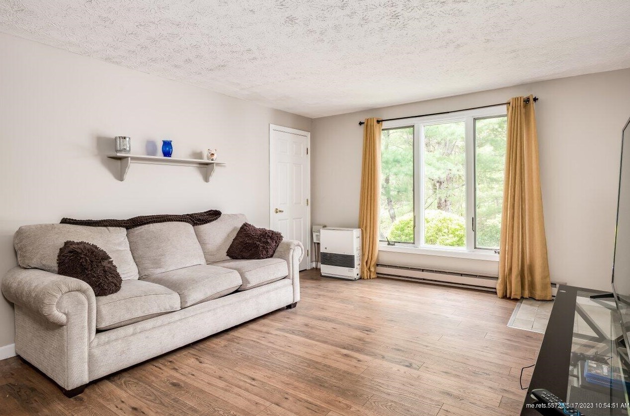 1372 Post Rd #5b, Wells, ME 04090