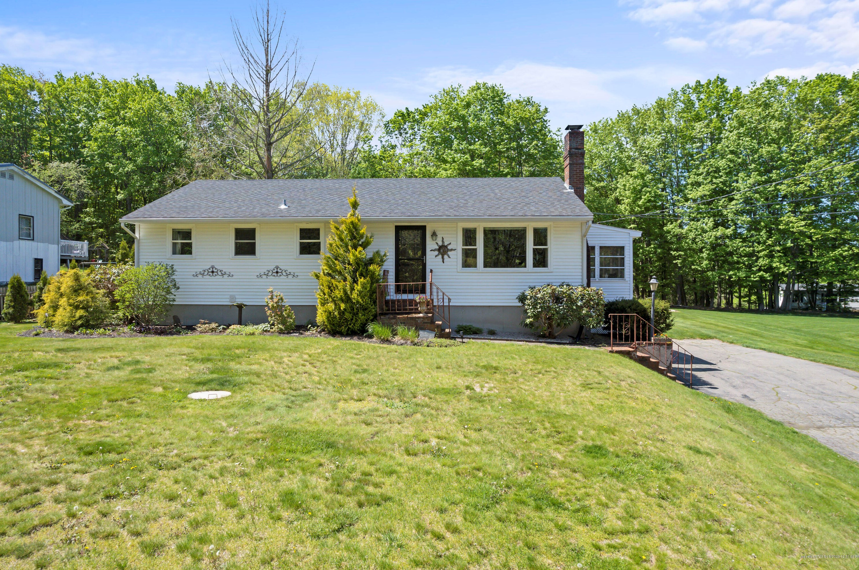 1805 State Rd, Eliot, ME 03903 exterior
