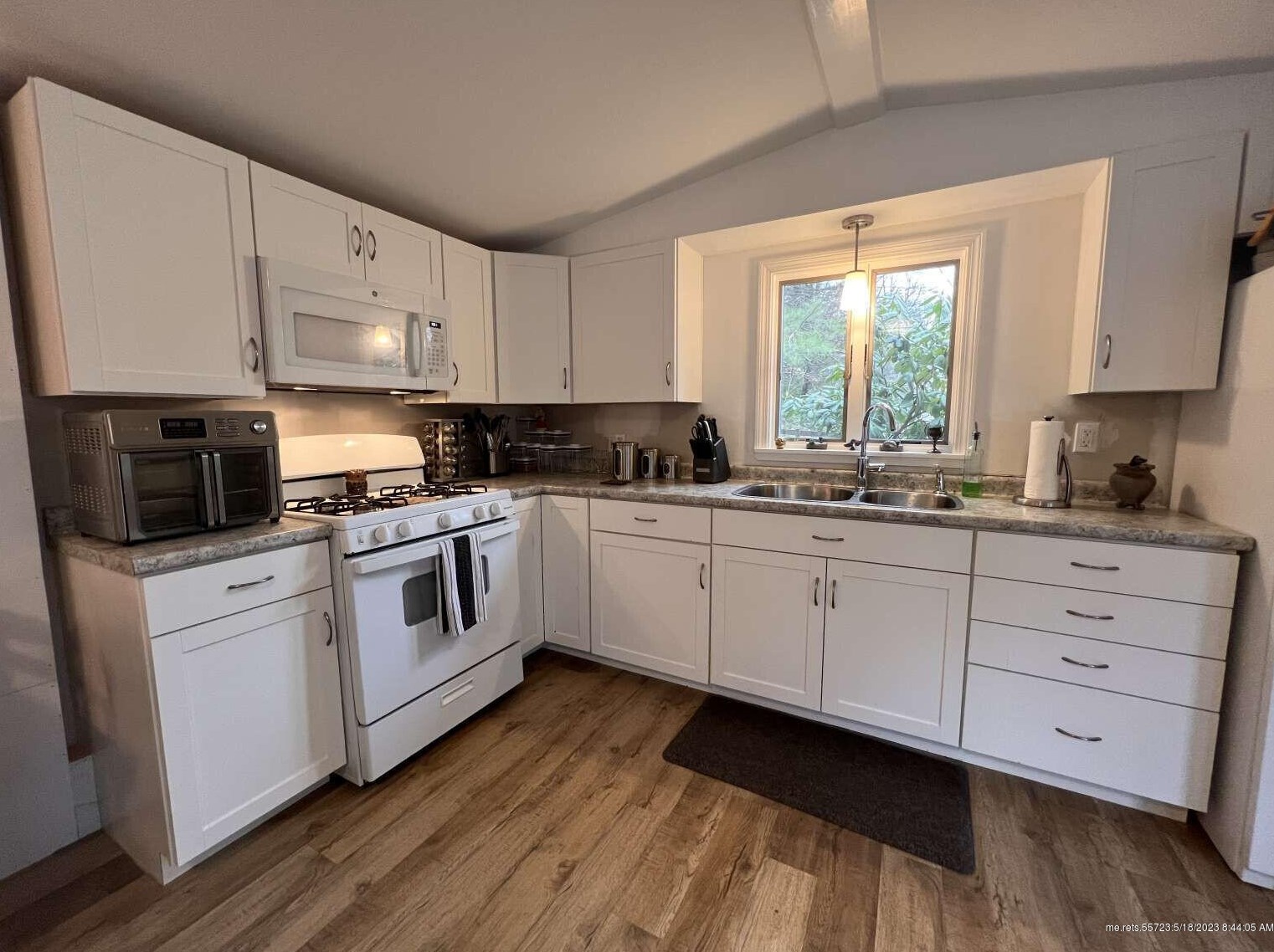 7 Lajoie Dr, Freeport, ME 04032