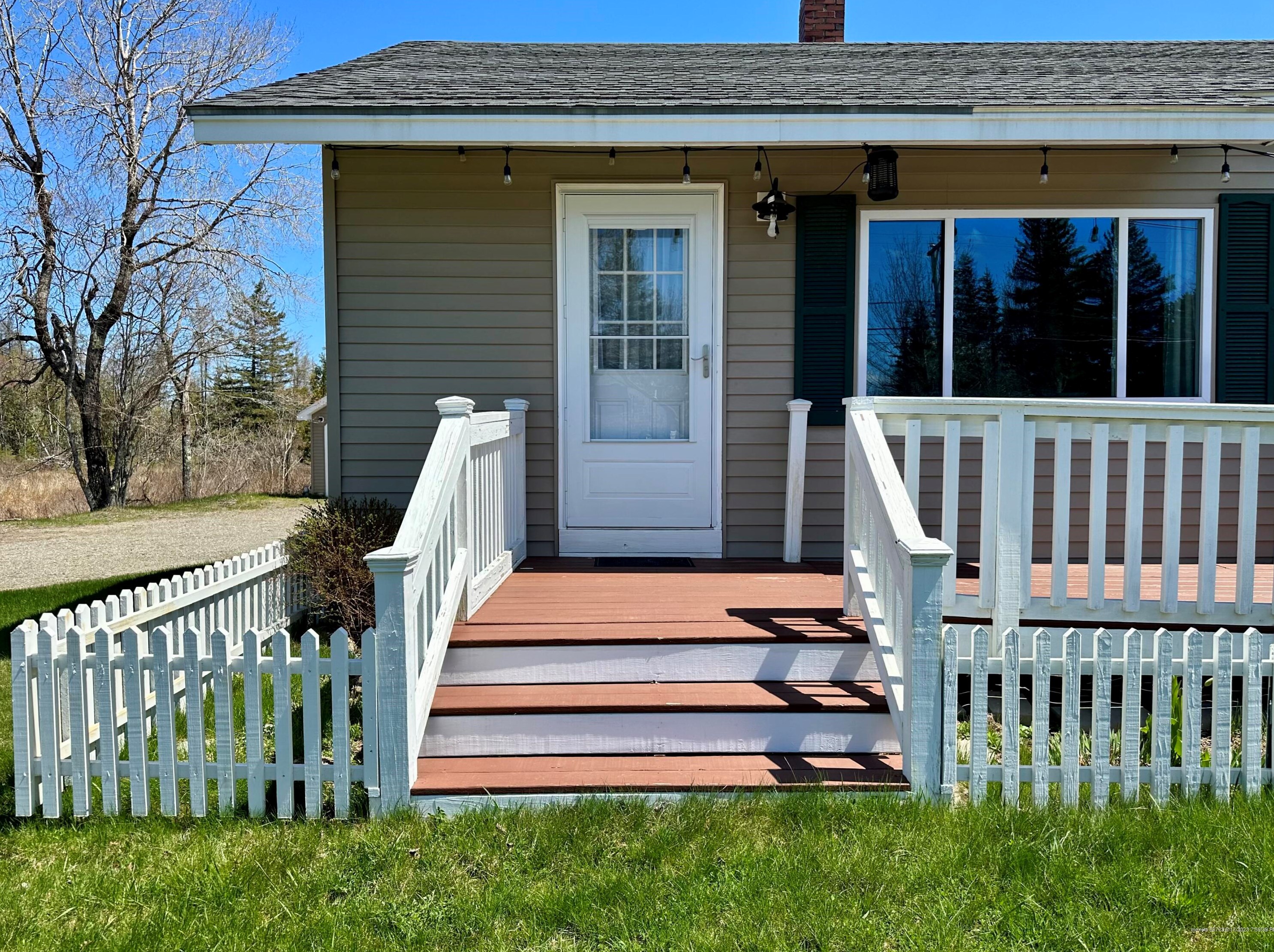 24 Kennebec Rd, Machias, ME 04654