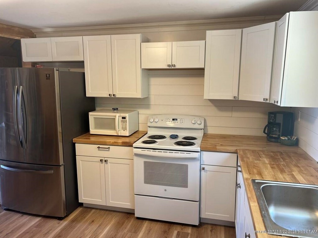 260 Mcgregor Rd, Lincoln, ME 04457-4458