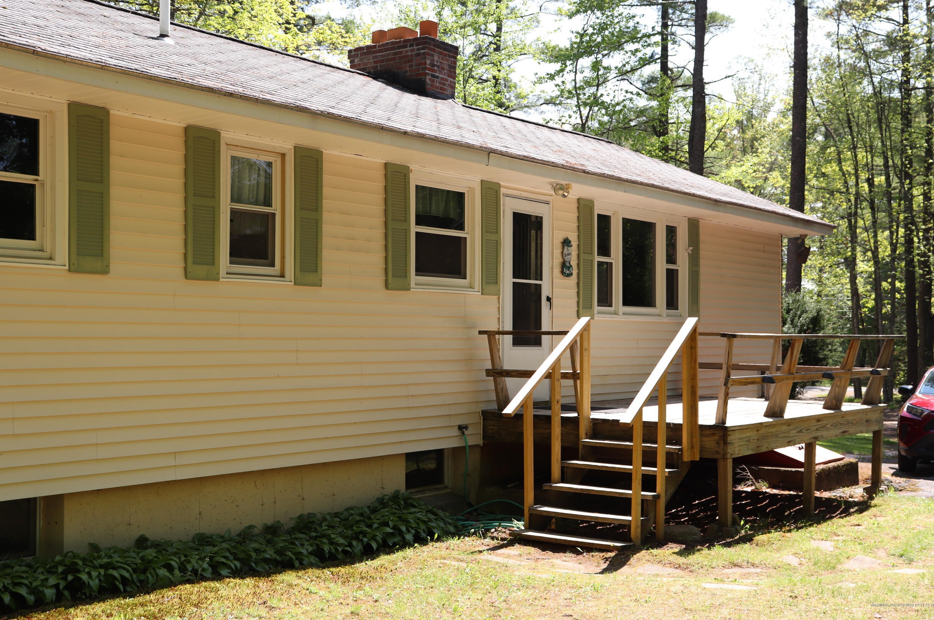 434 County Rd, Milford, ME 04461