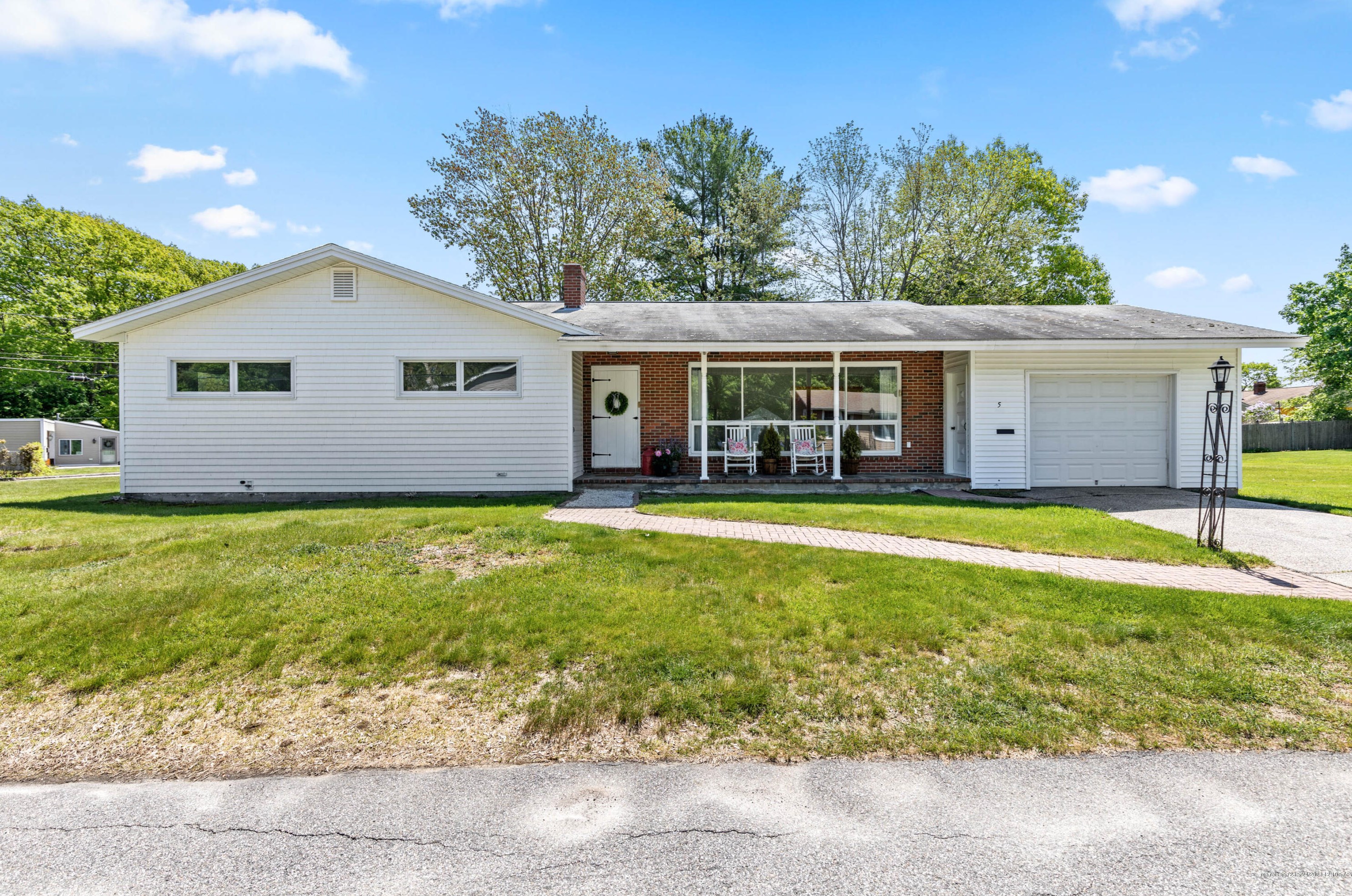 5 Kennedy Dr, Biddeford, ME 04005