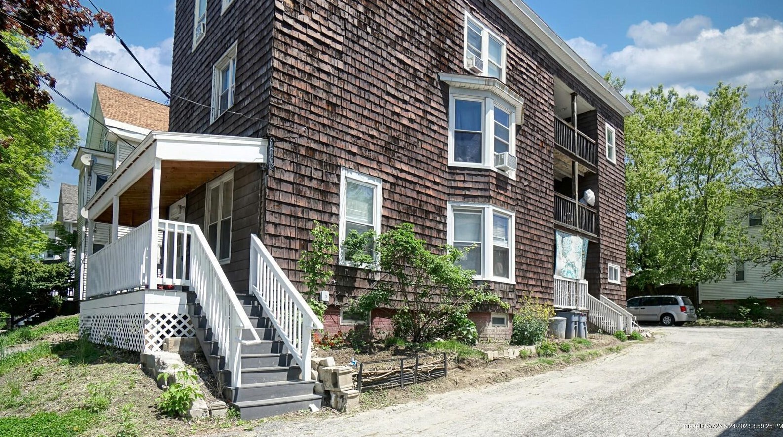 113 College St, Lewiston, ME 04240