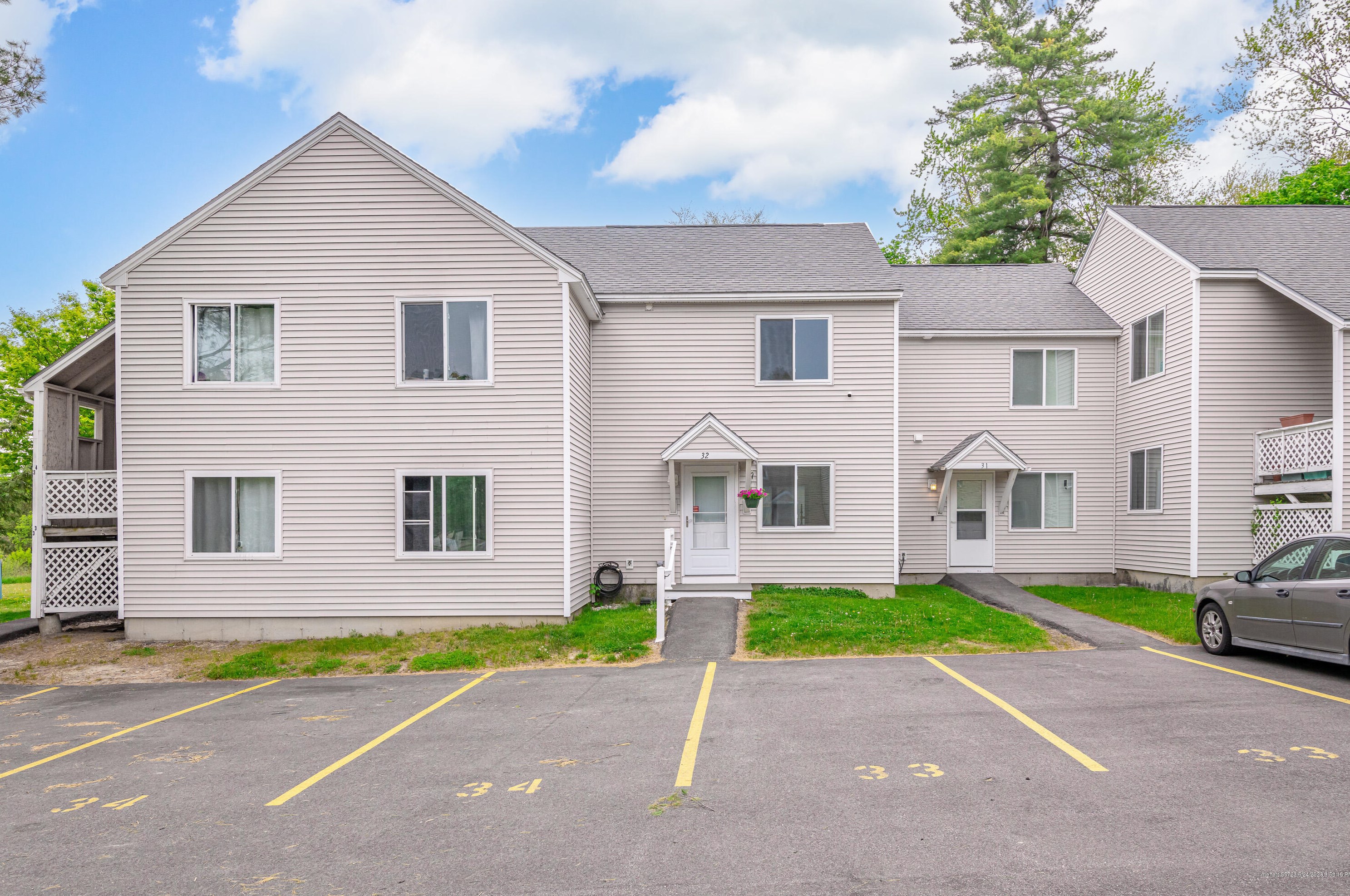 25 Lawrence St #32, Westbrook, ME 04092