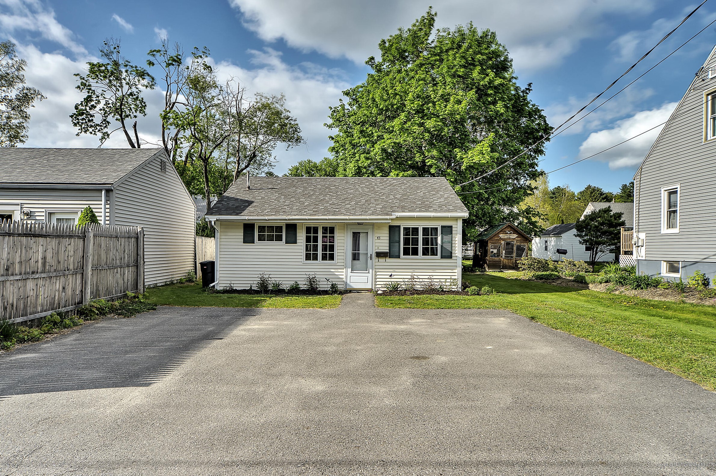 43 Newland Ave, Augusta, ME 04330