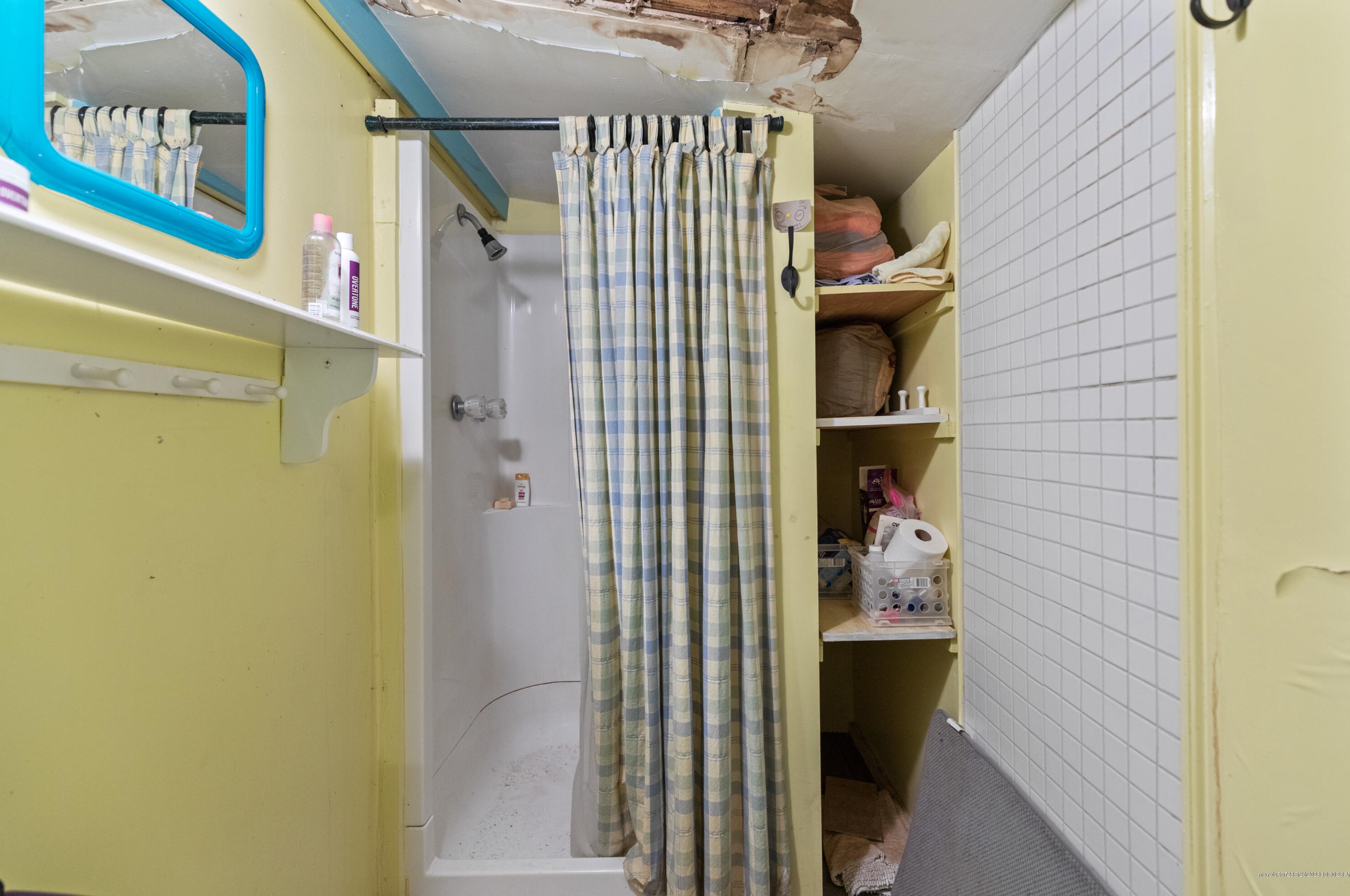 6 Wedgewood Dr, Windham ME  04062-6116 exterior