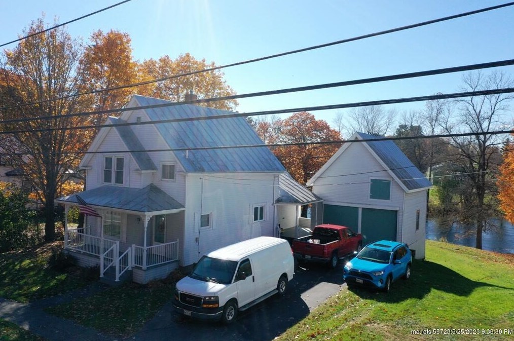 127 Elm St, Hartland, ME 04943