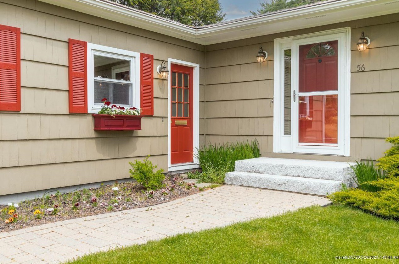 56 Pya Rd, Portland ME  04103-4604 exterior