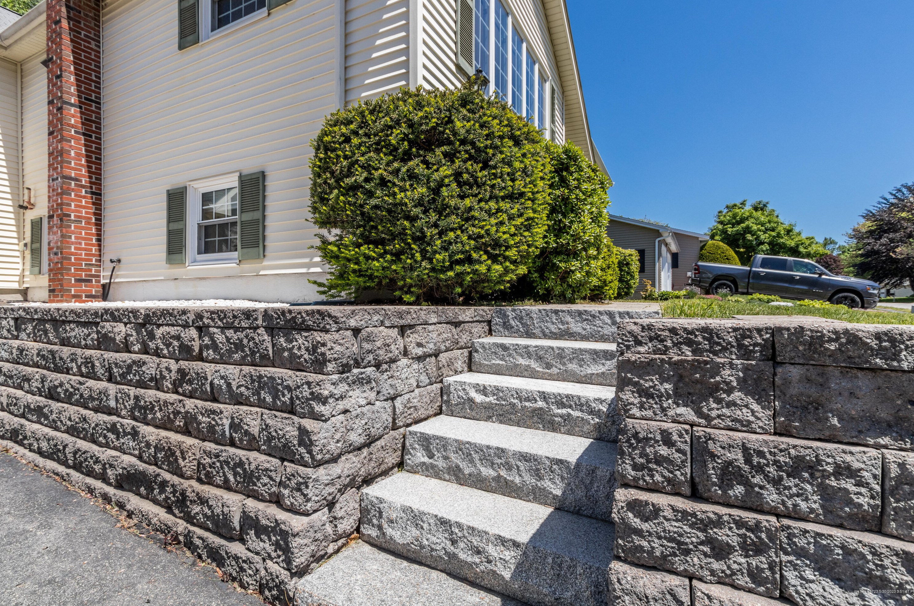 63 Primrose Ln, Portland ME  04103-1615 exterior