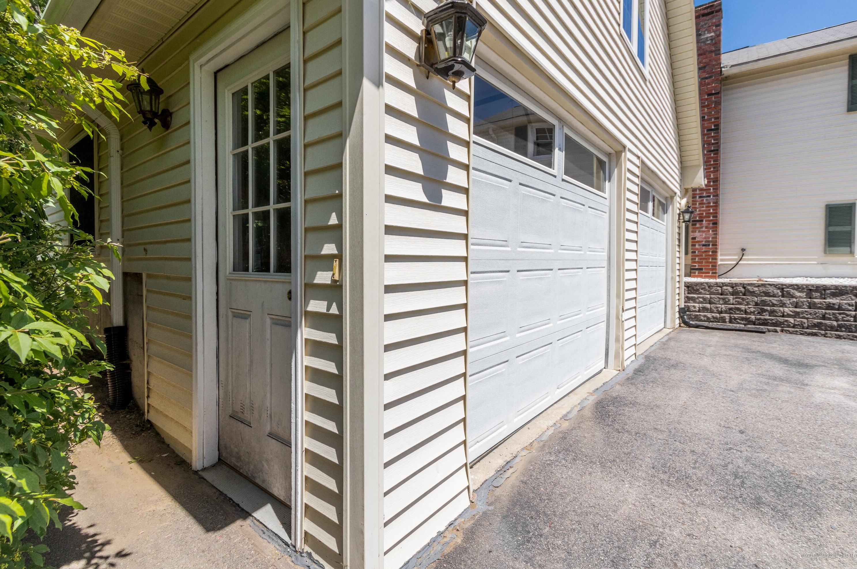 63 Primrose Ln, Portland ME  04103-1615 exterior