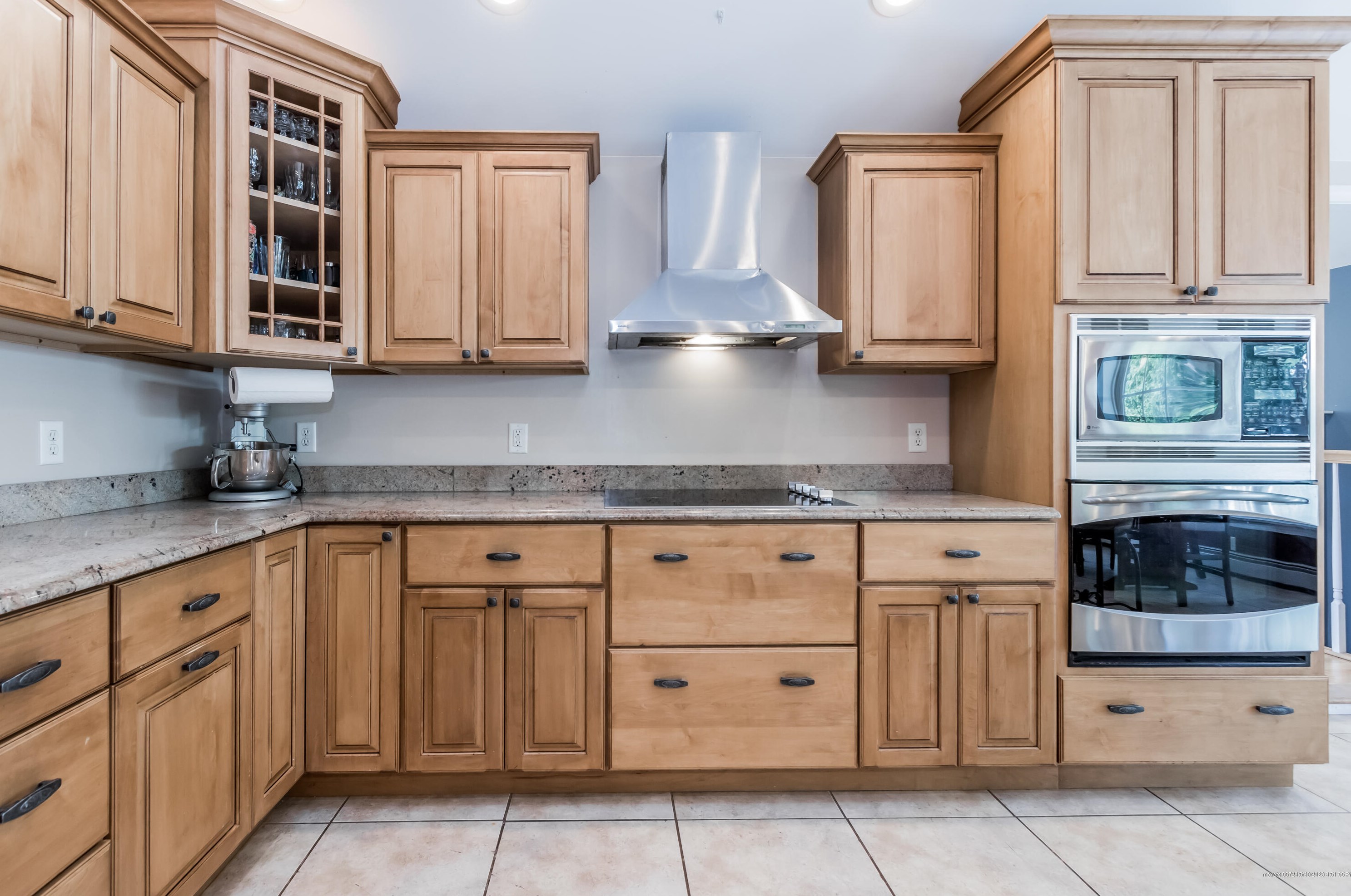 63 Primrose Ln, Portland ME  04103-1615 exterior