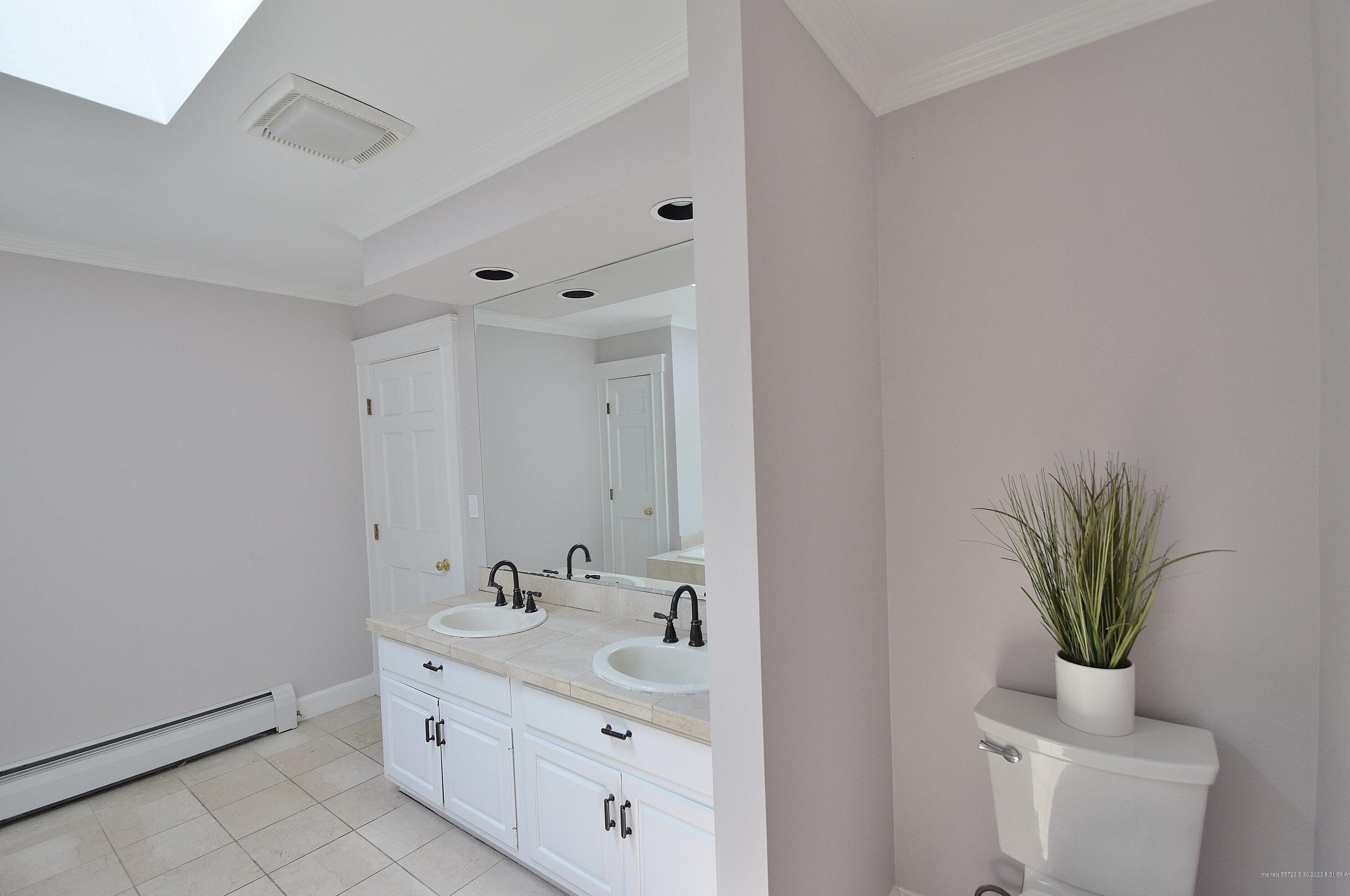 4 Victoria Ln, Portland ME  04105-2541 exterior