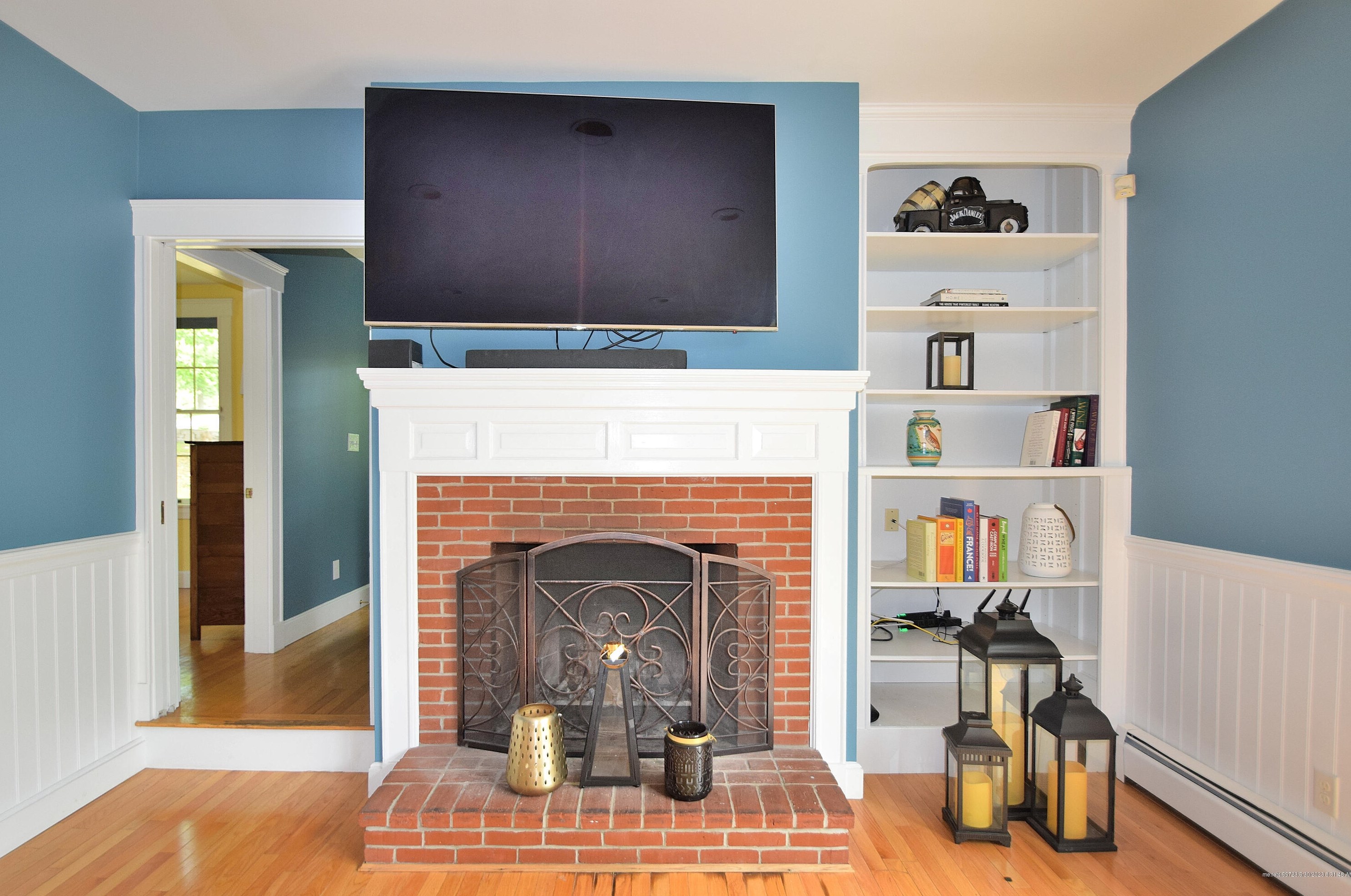 4 Victoria Ln, Portland ME  04105-2541 exterior