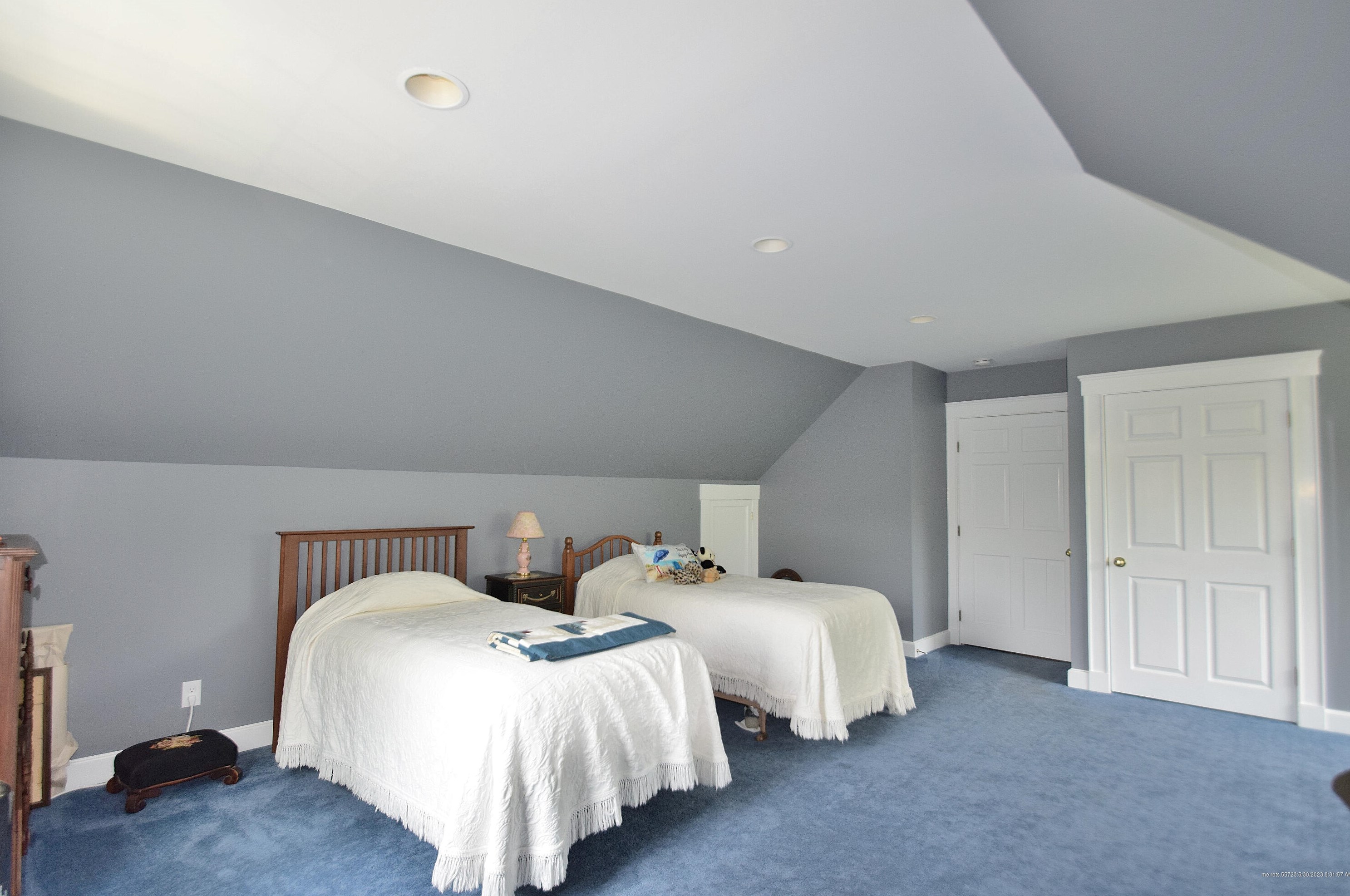 4 Victoria Ln, Portland ME  04105-2541 exterior