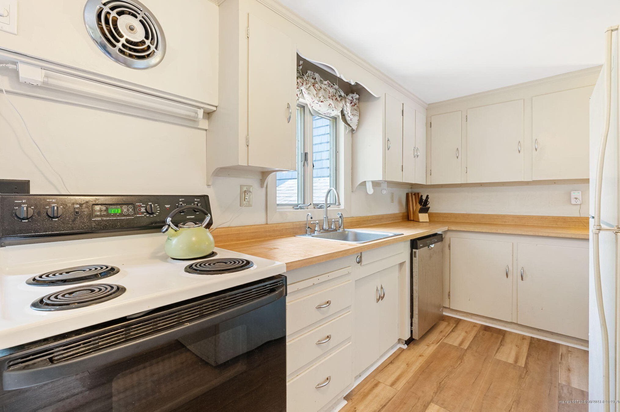 84 Kent St, Portland ME  04102-1122 exterior