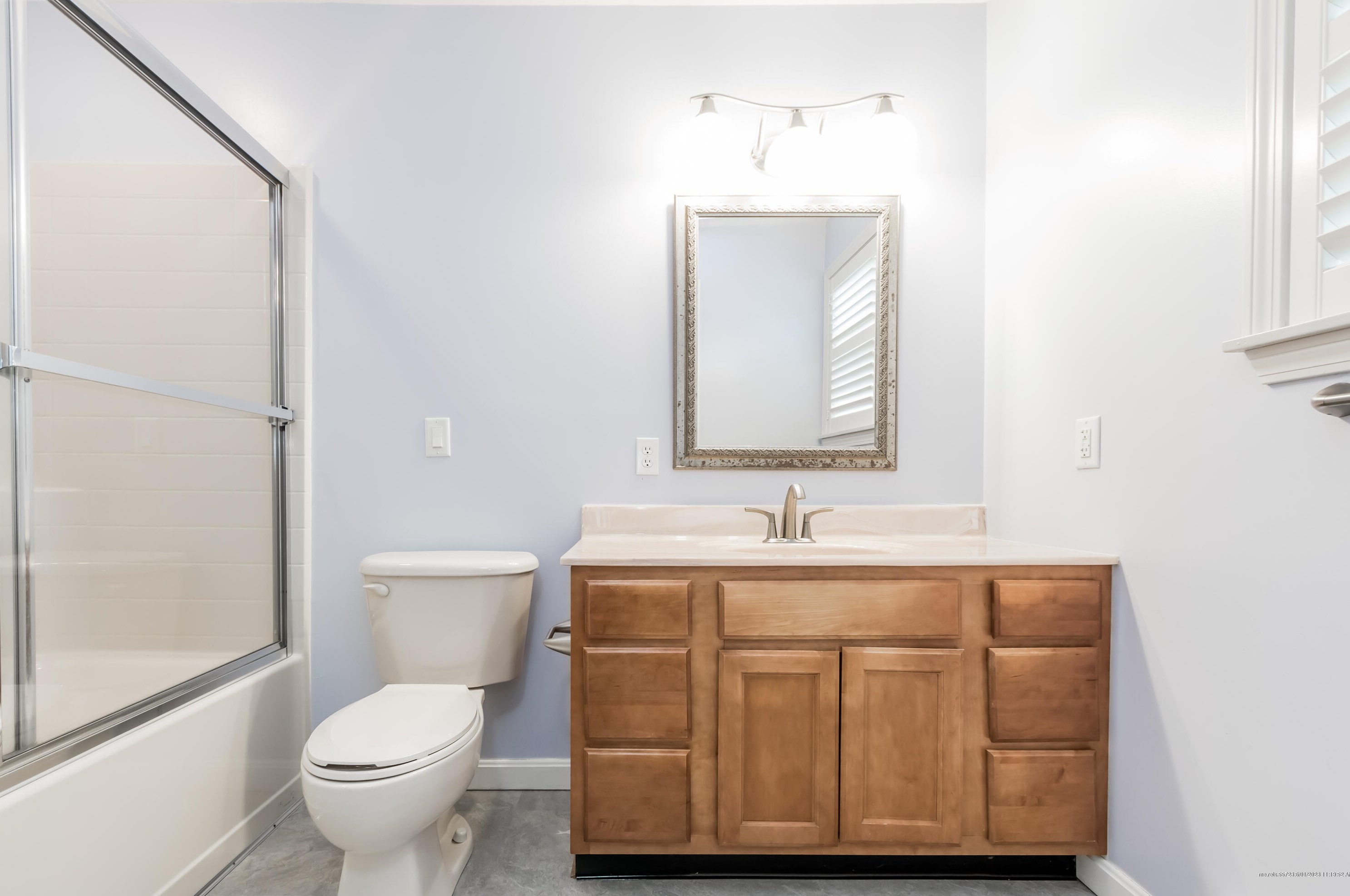 17 Topsham Xing, Topsham ME  04086-1865 exterior