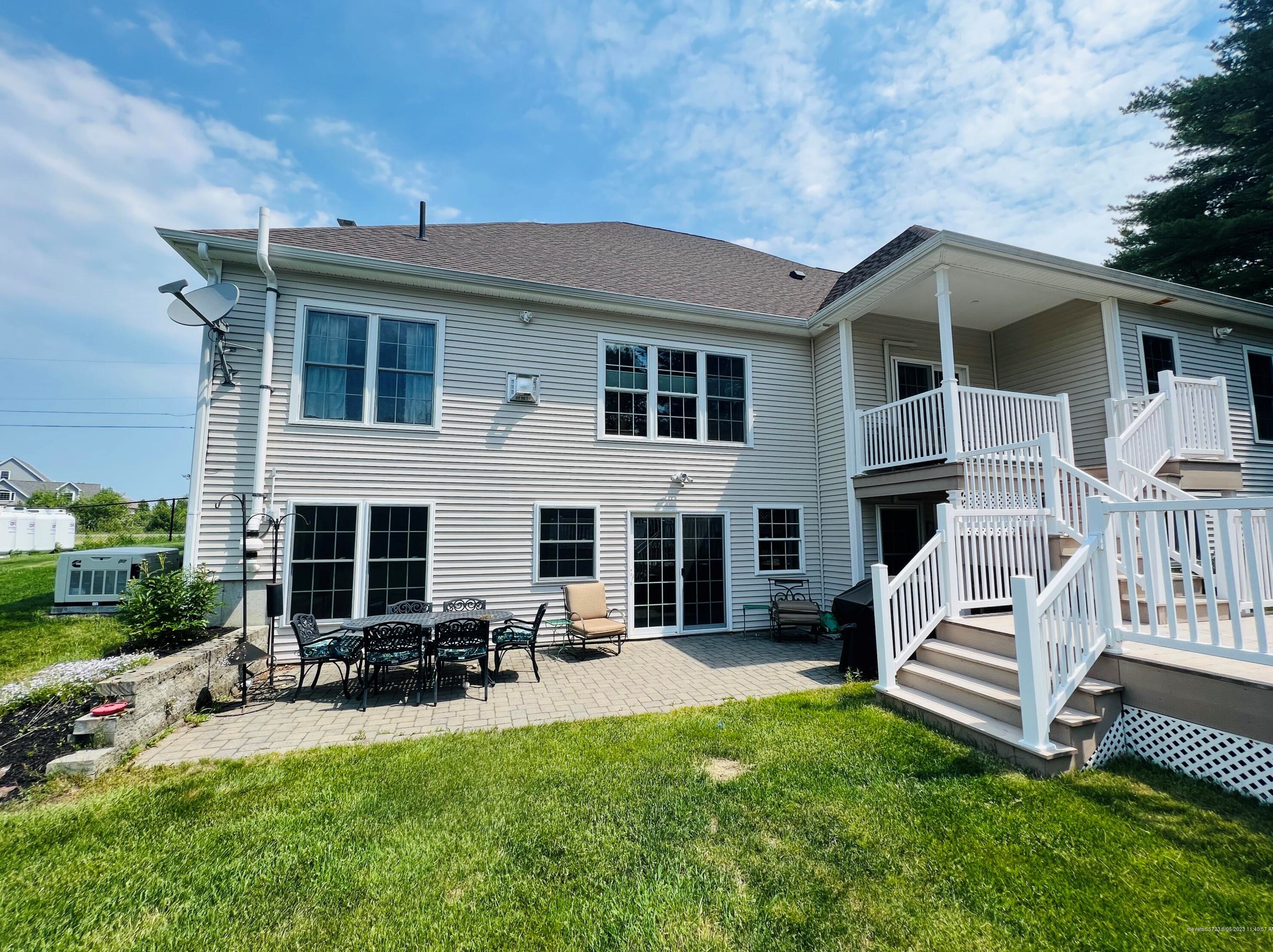 54 Constitution Ave, Newburgh ME 04444-1331 exterior