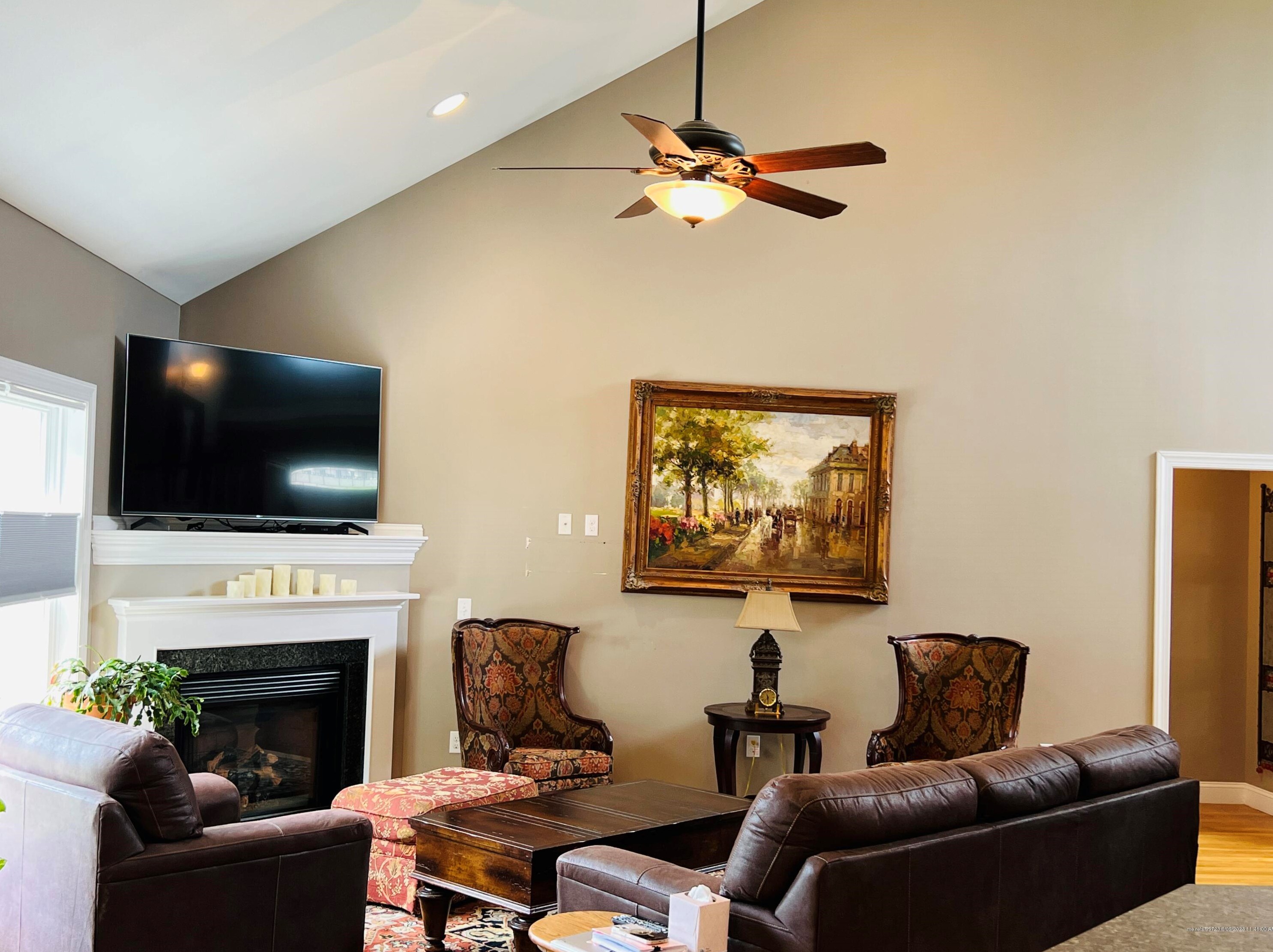 54 Constitution Ave, Newburgh ME 04444-1331 exterior