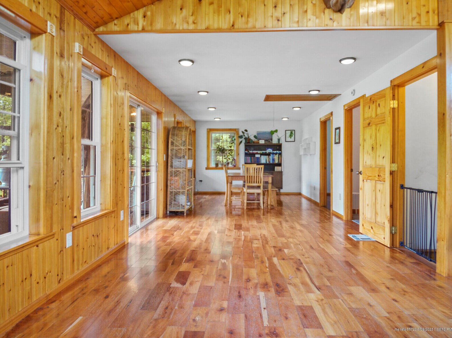 446 Hollin Waite Hill Rd, Starks, ME 04911