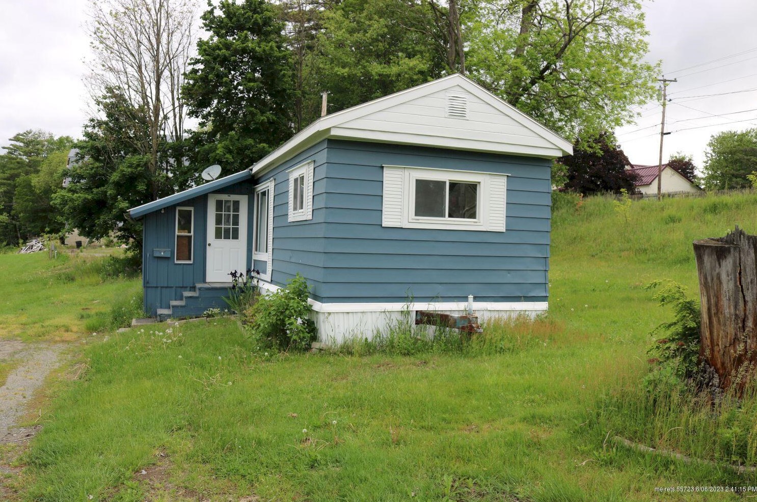 3 Nathan St, Madison, ME 04950-1316