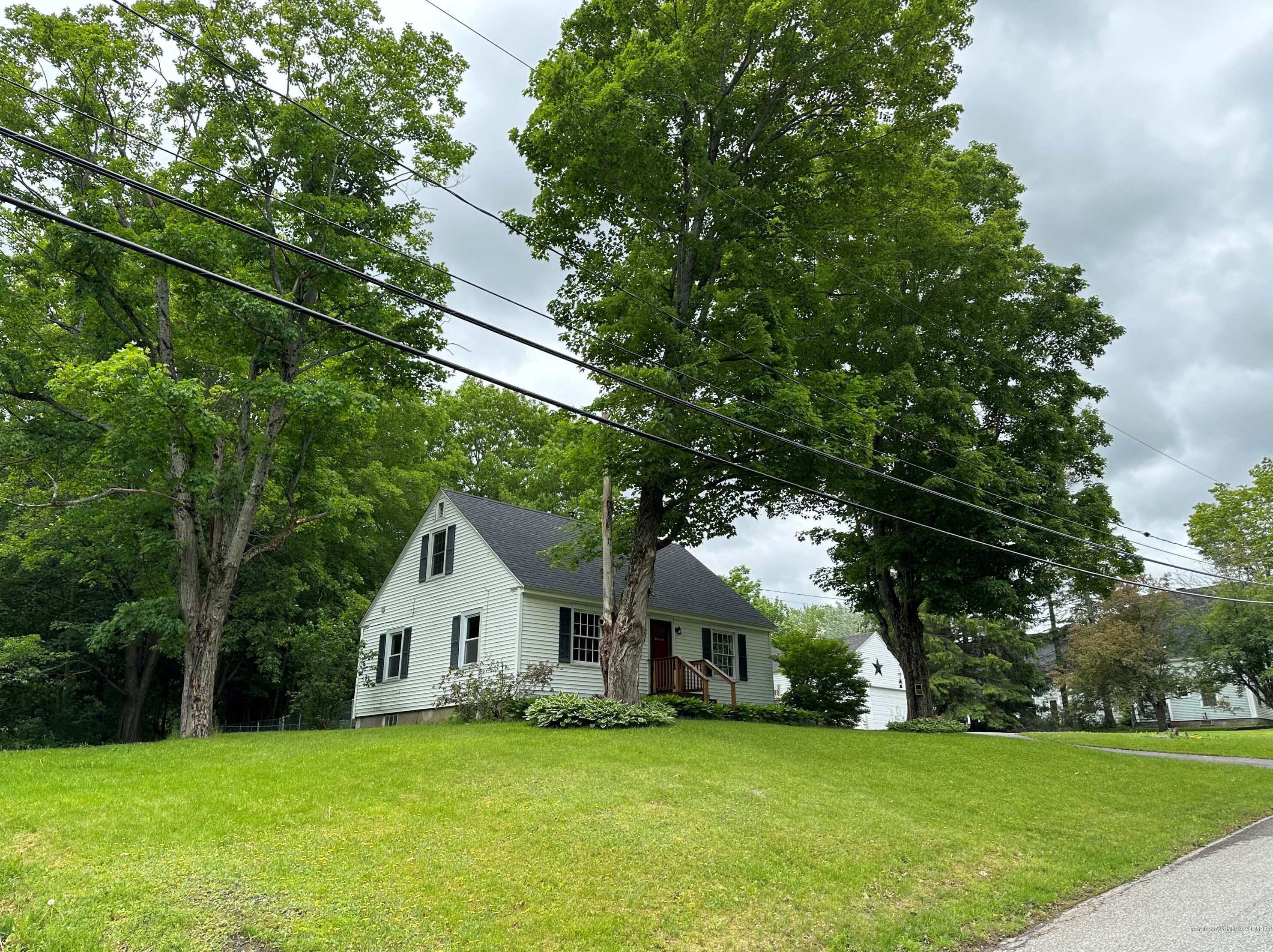 140 High Holborn St, Gardiner, ME 04345 exterior