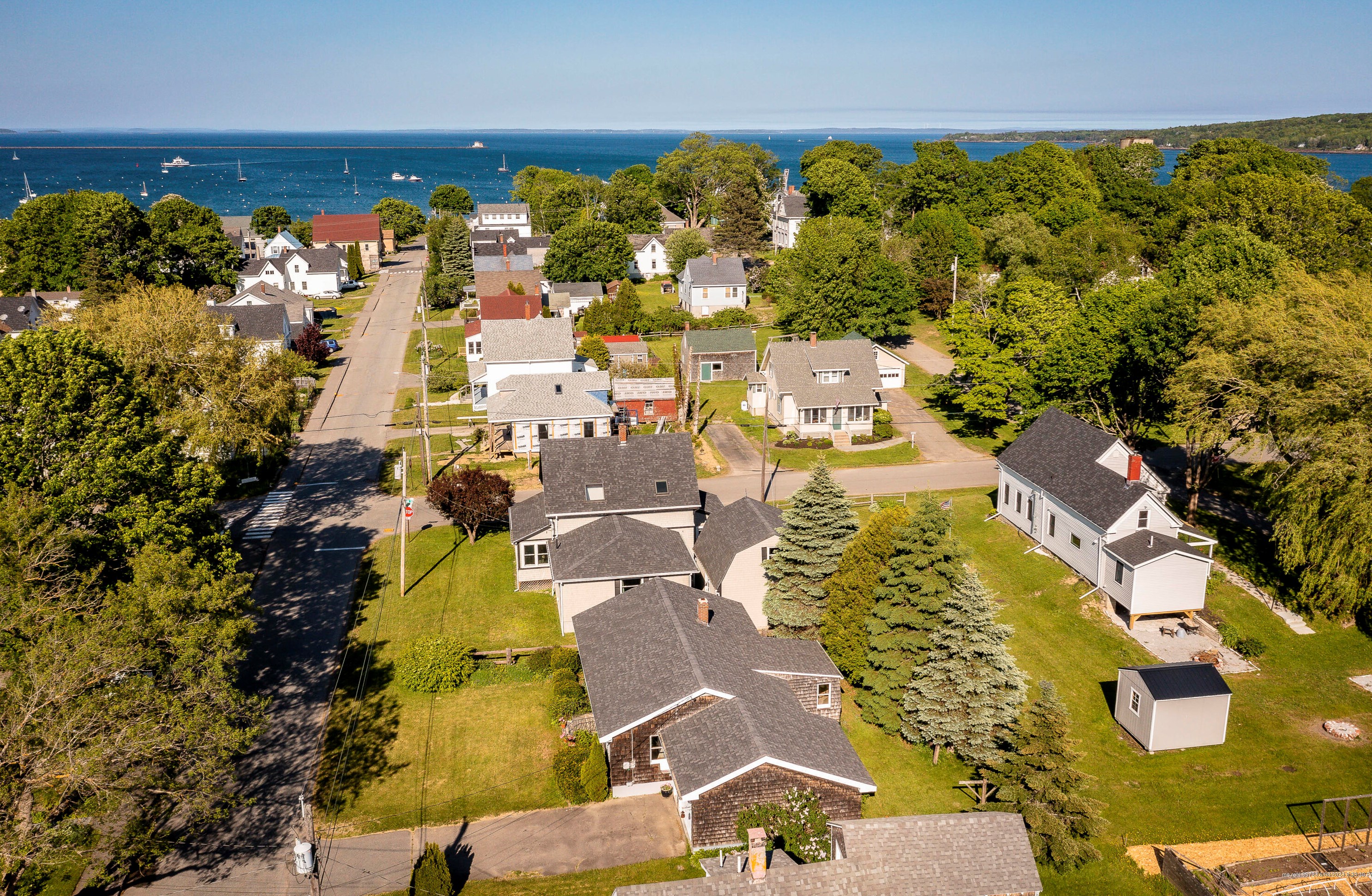 35 Crescent St, Rockland, ME 04841