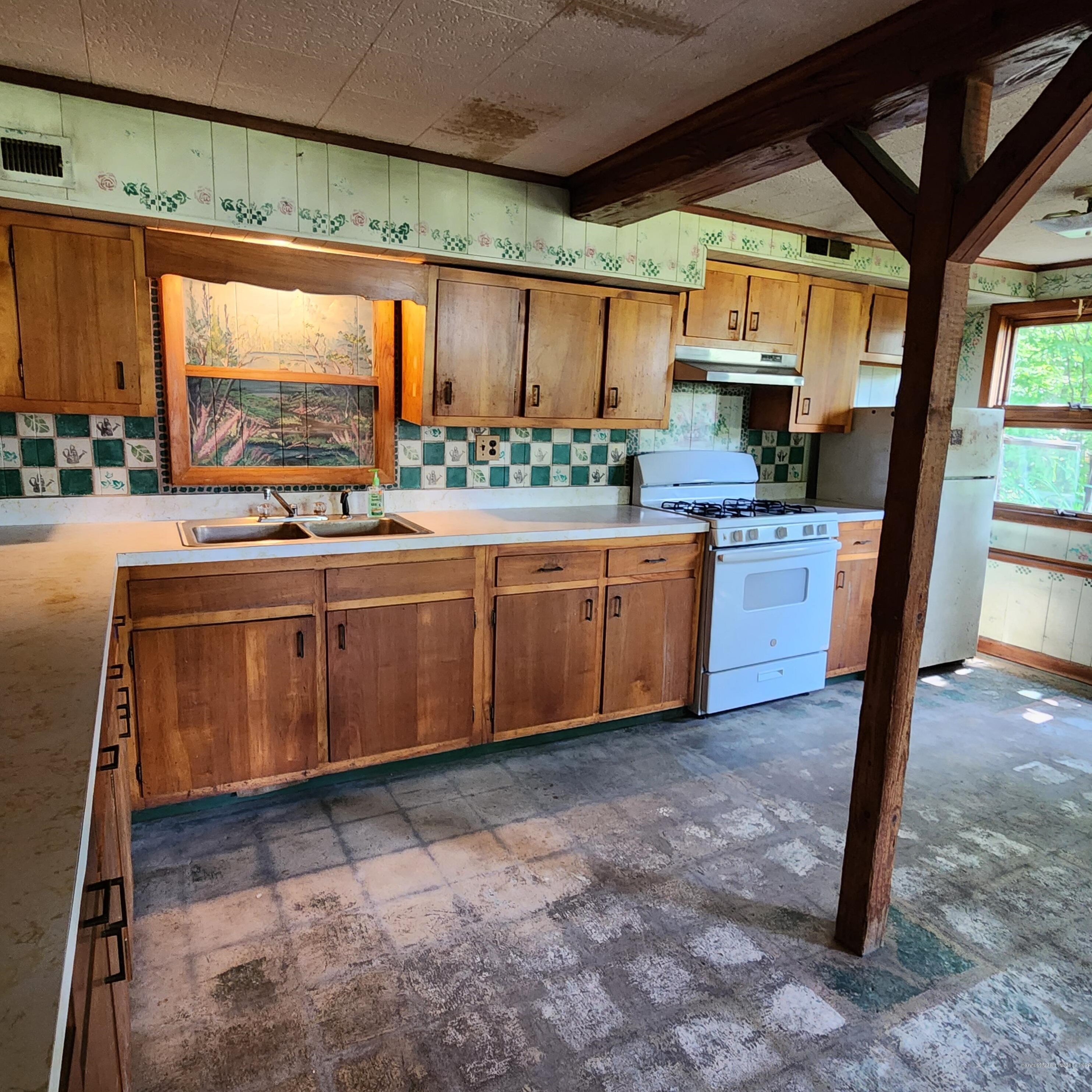 74 Vista Dr, Windham ME  04062-4441 exterior