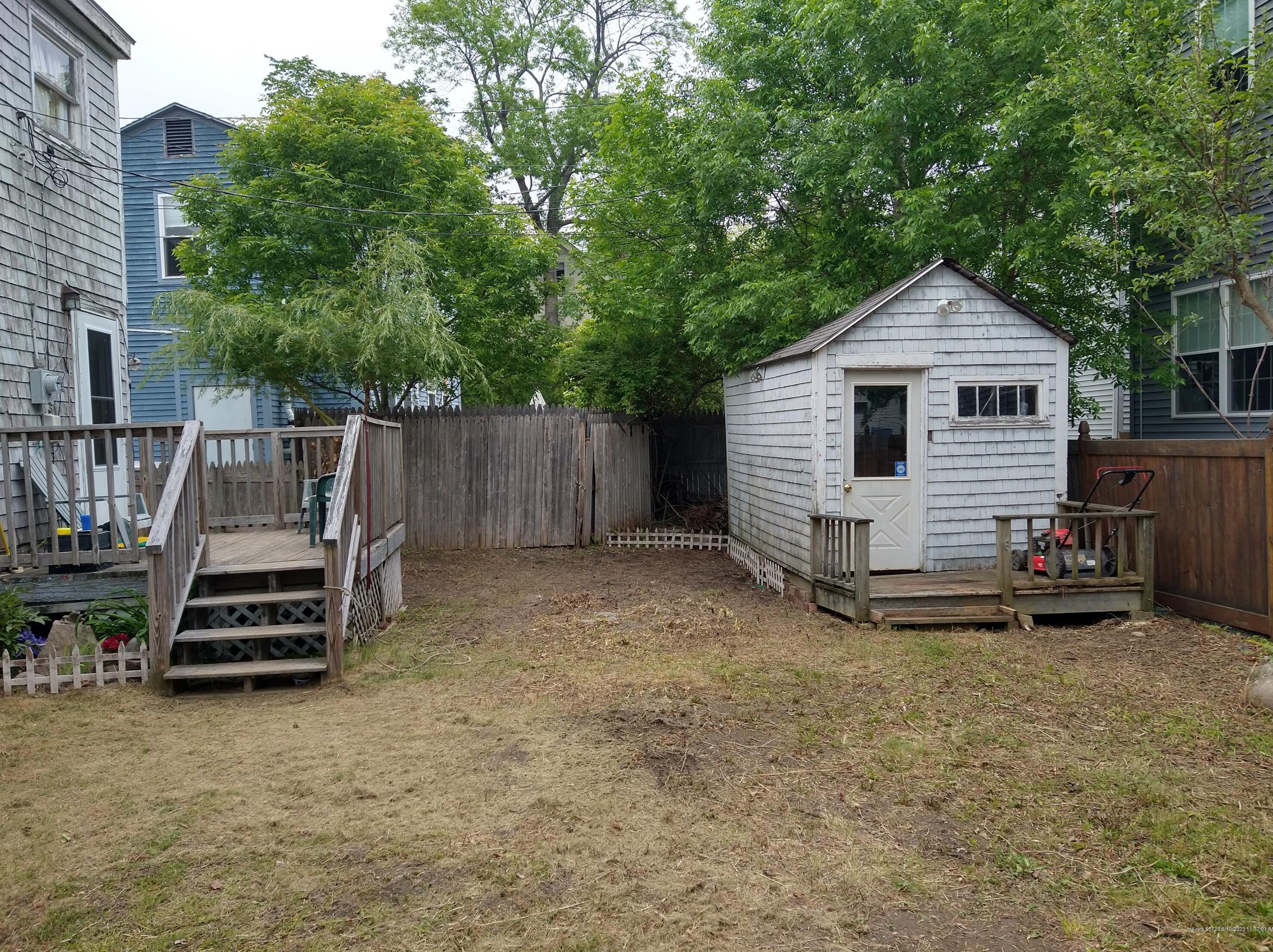 8 Cedar Ave, Bar-Harbor, ME 04609 exterior