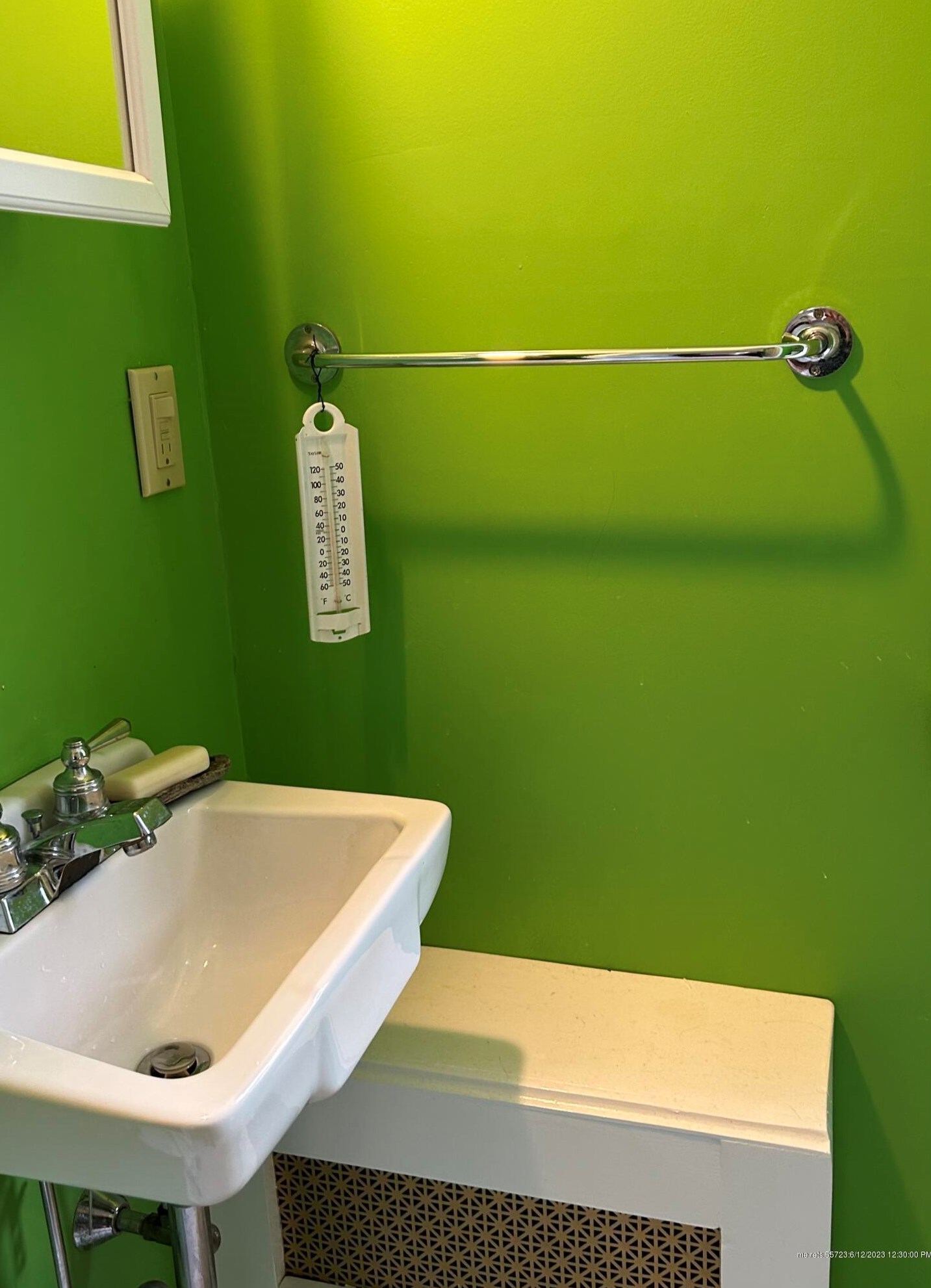 44 Maple St, Portland ME 04105-1972 exterior