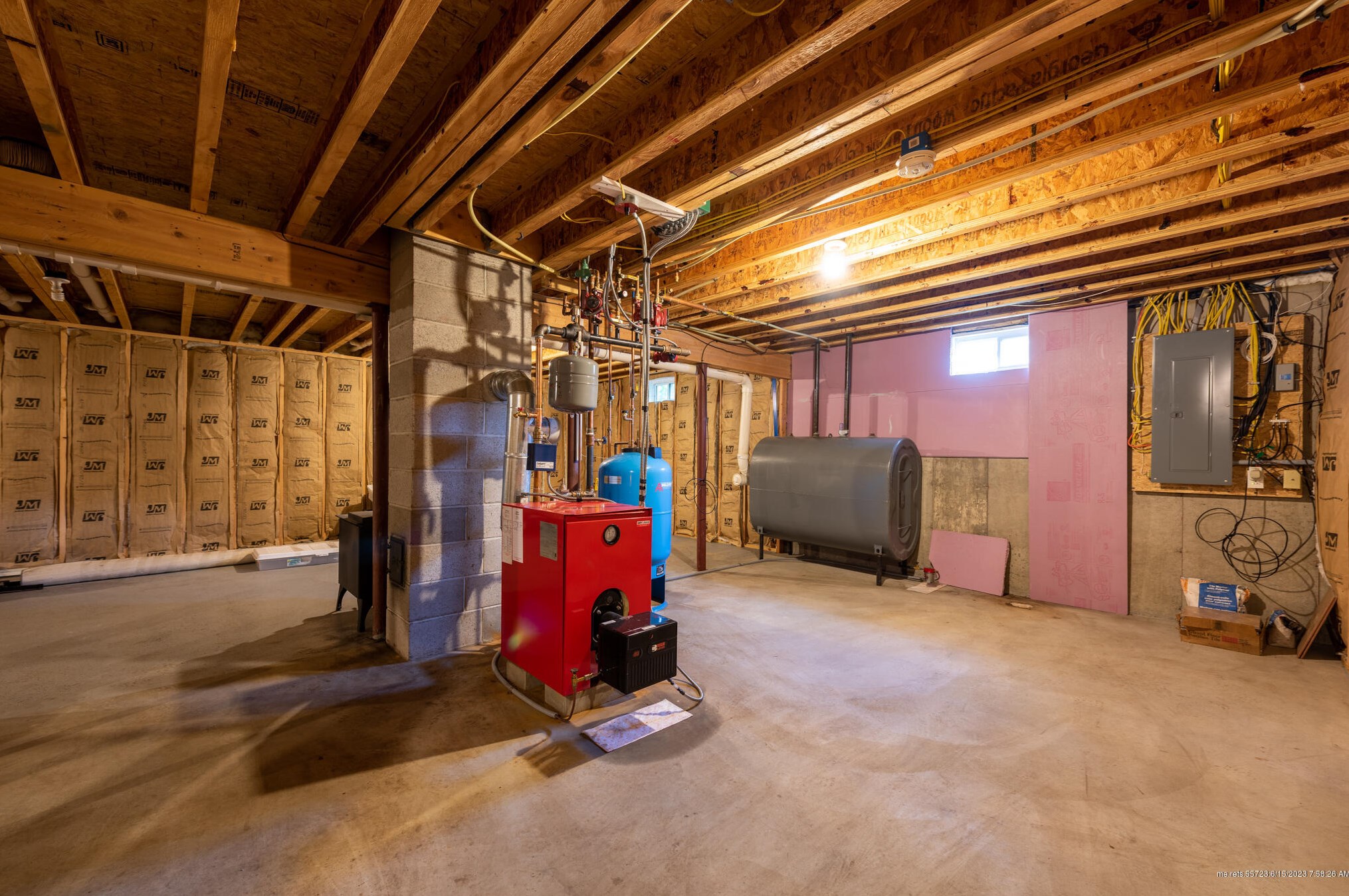 25 Constitution Ave, Newburgh ME 04444-1331 exterior