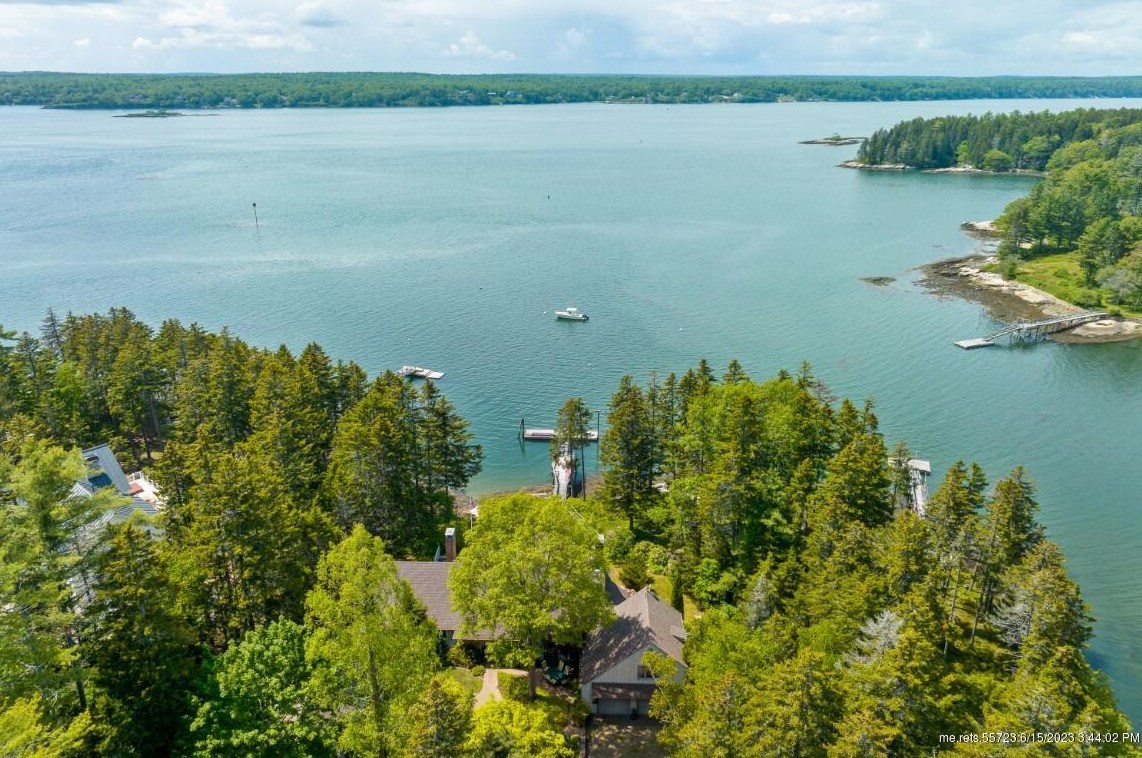 15 Albion Point Rd, Boothbay, ME 04537