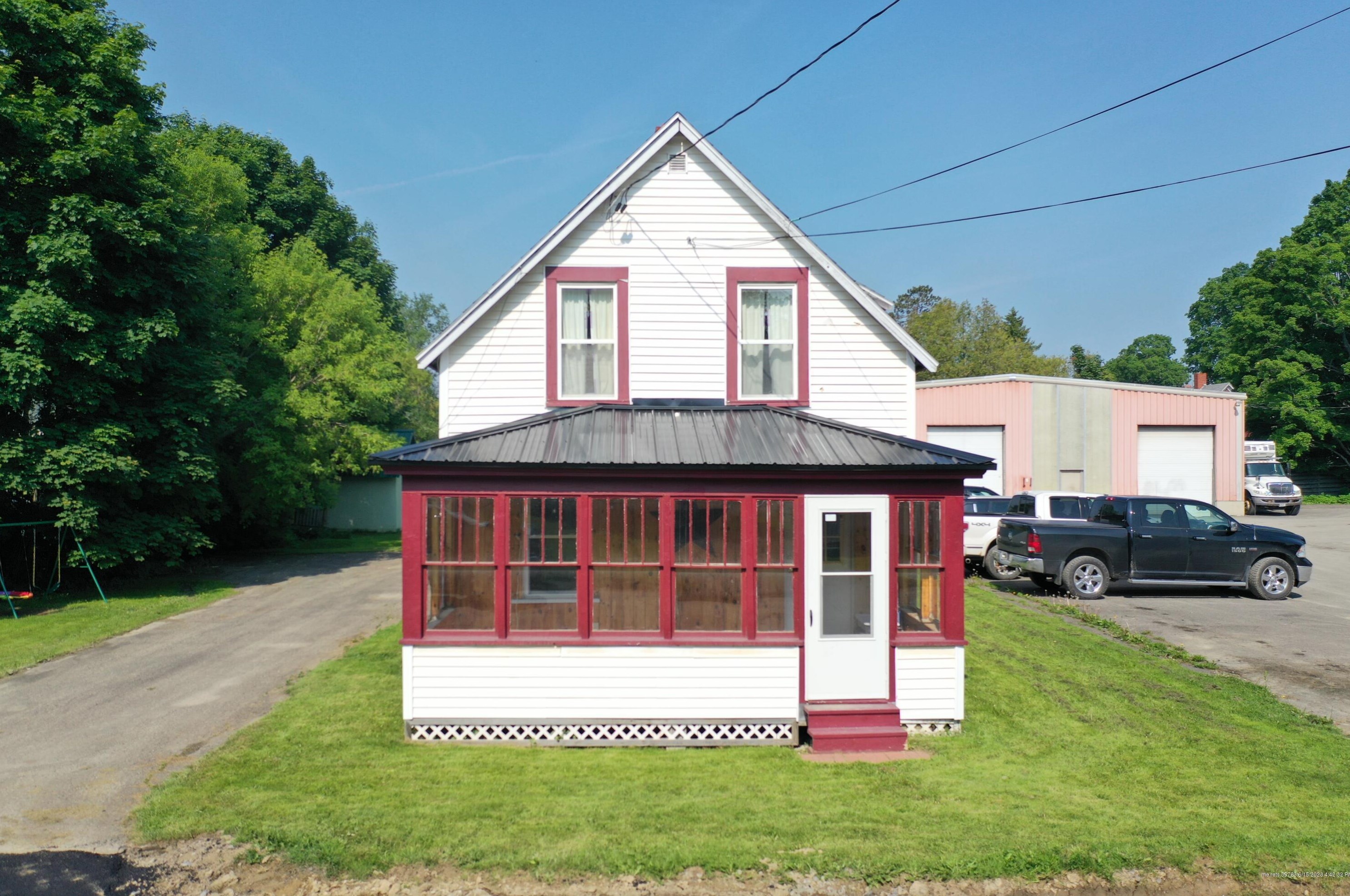 29 Commonwealth Ave, Houlton, ME 04730