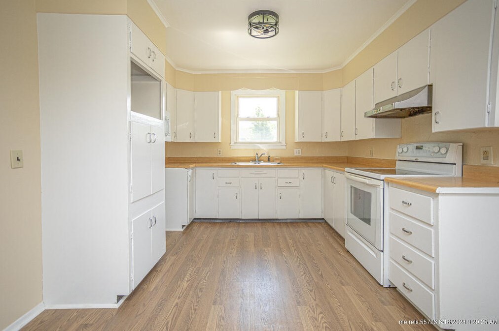 131 Moore Ave, Industry, ME 04938