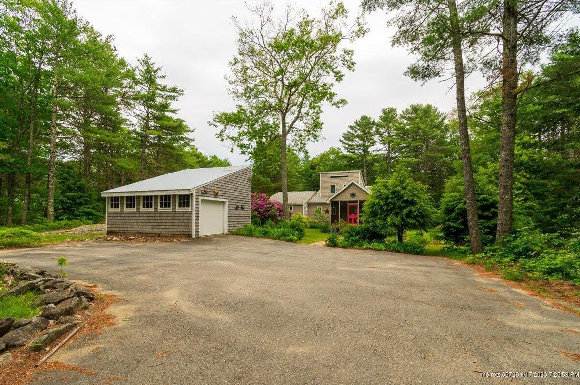 1011 Biscay Rd, Bremen ME 04551-3124 exterior