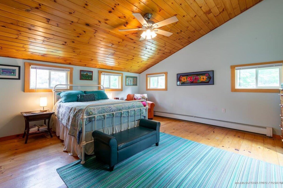 1011 Biscay Rd, Bremen ME 04551-3124 exterior