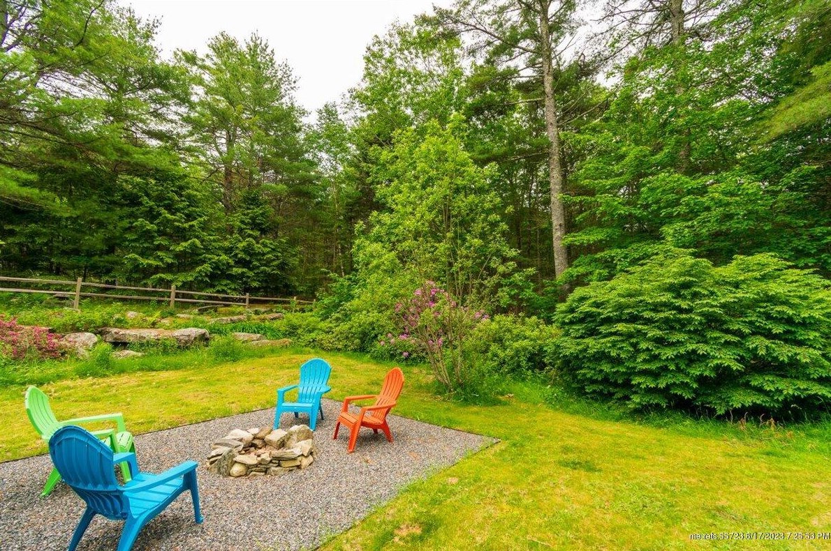 1011 Biscay Rd, Bremen ME 04551-3124 exterior