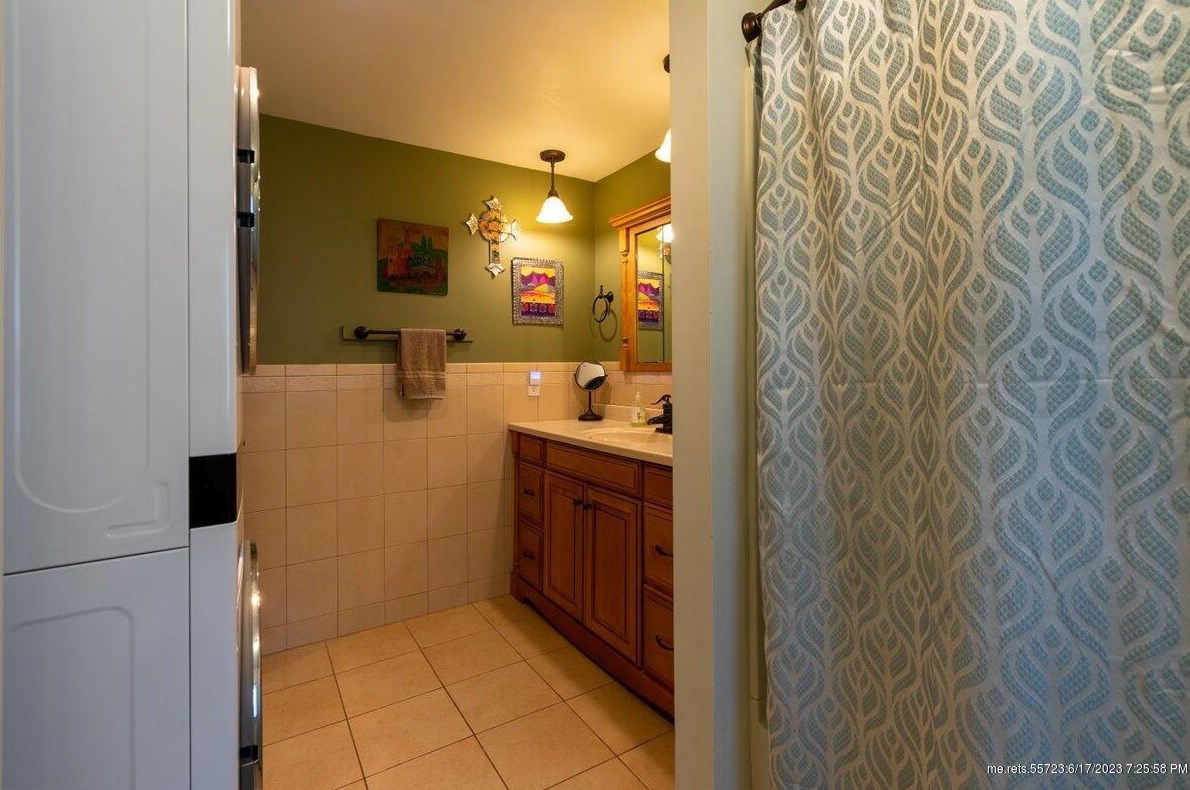 1011 Biscay Rd, Bremen ME 04551-3124 exterior