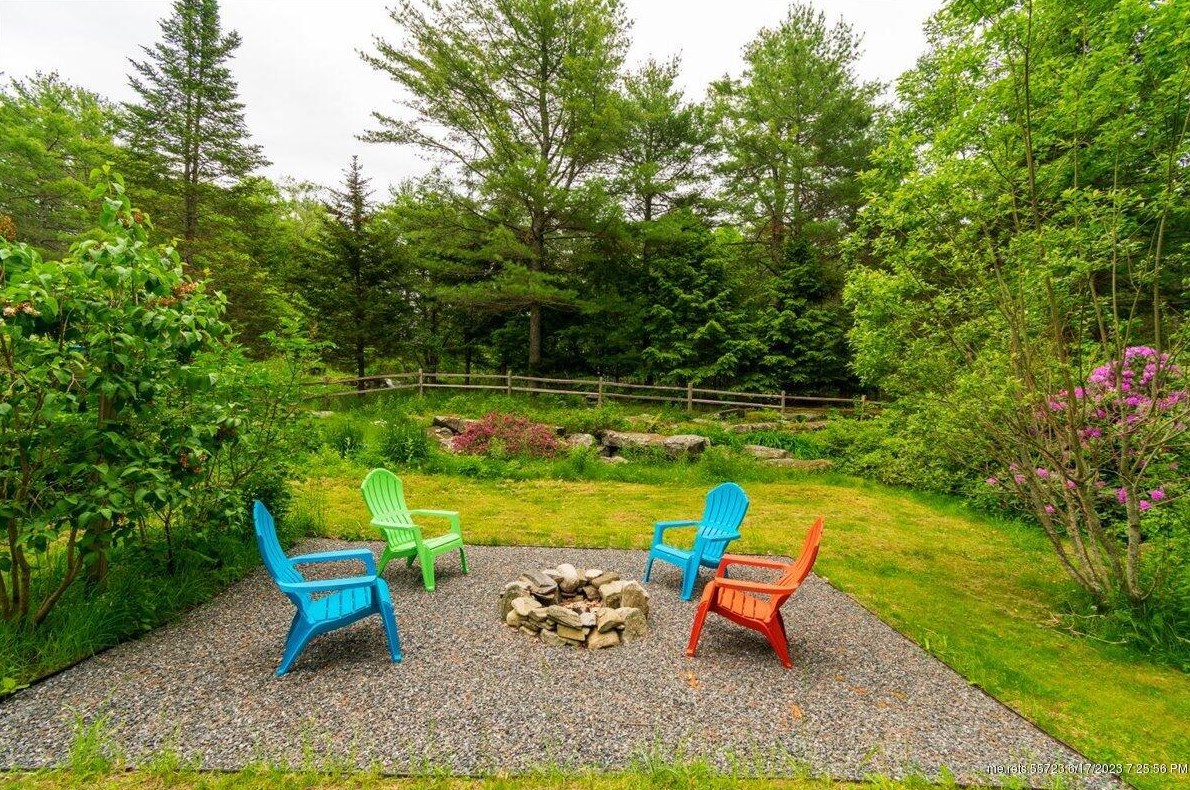 1011 Biscay Rd, Bremen ME 04551-3124 exterior