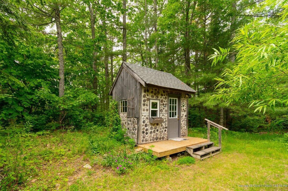 1011 Biscay Rd, Bremen ME 04551-3124 exterior