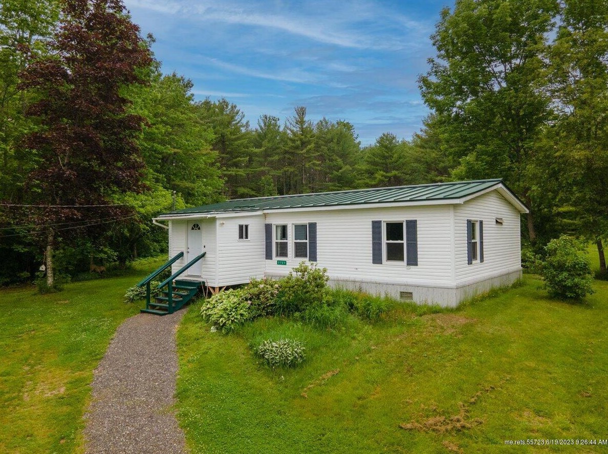 2727 Atlantic Hwy, Warren, ME 04864