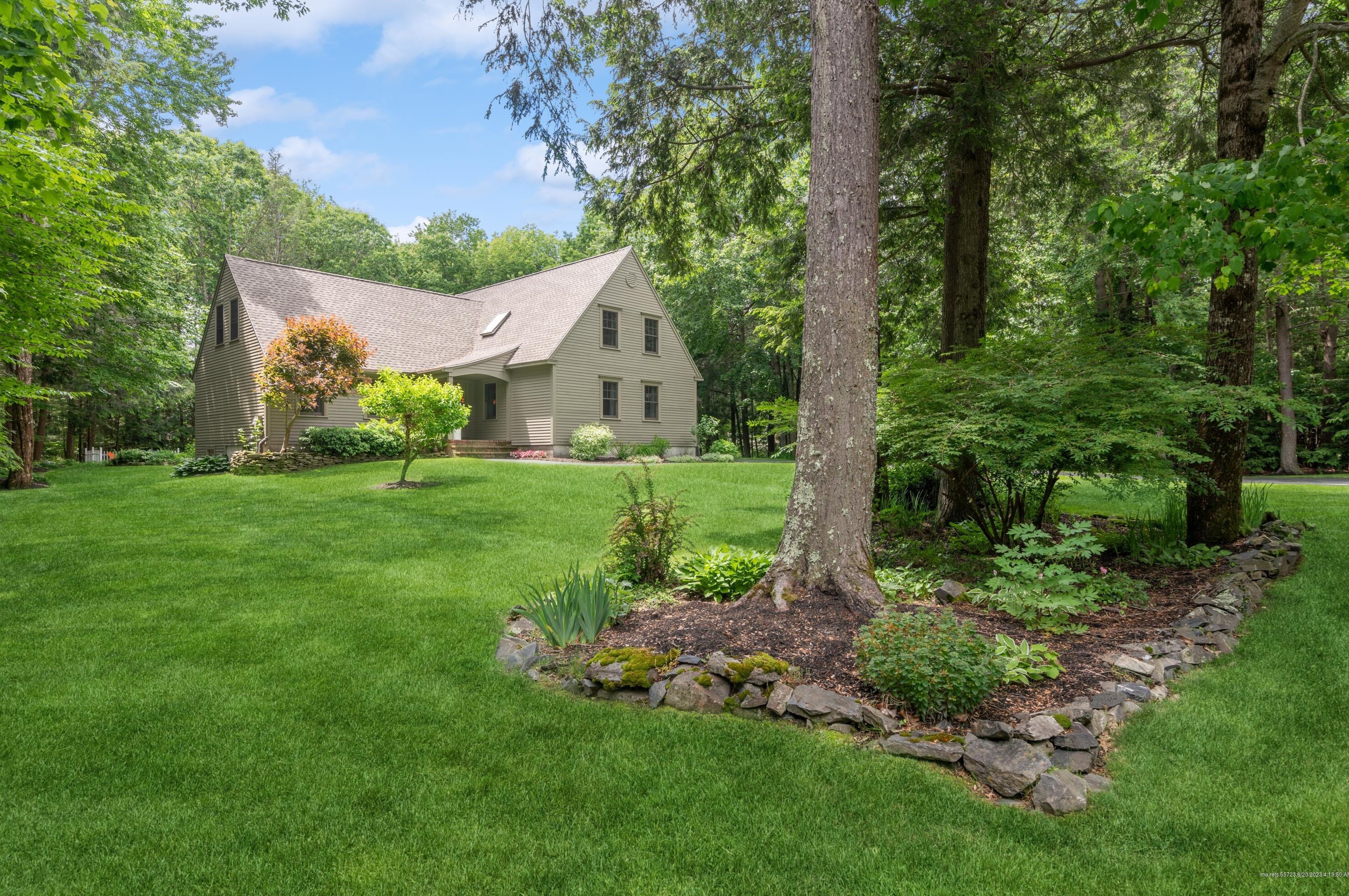 6 Plymouth Dr, Saco, ME 04072