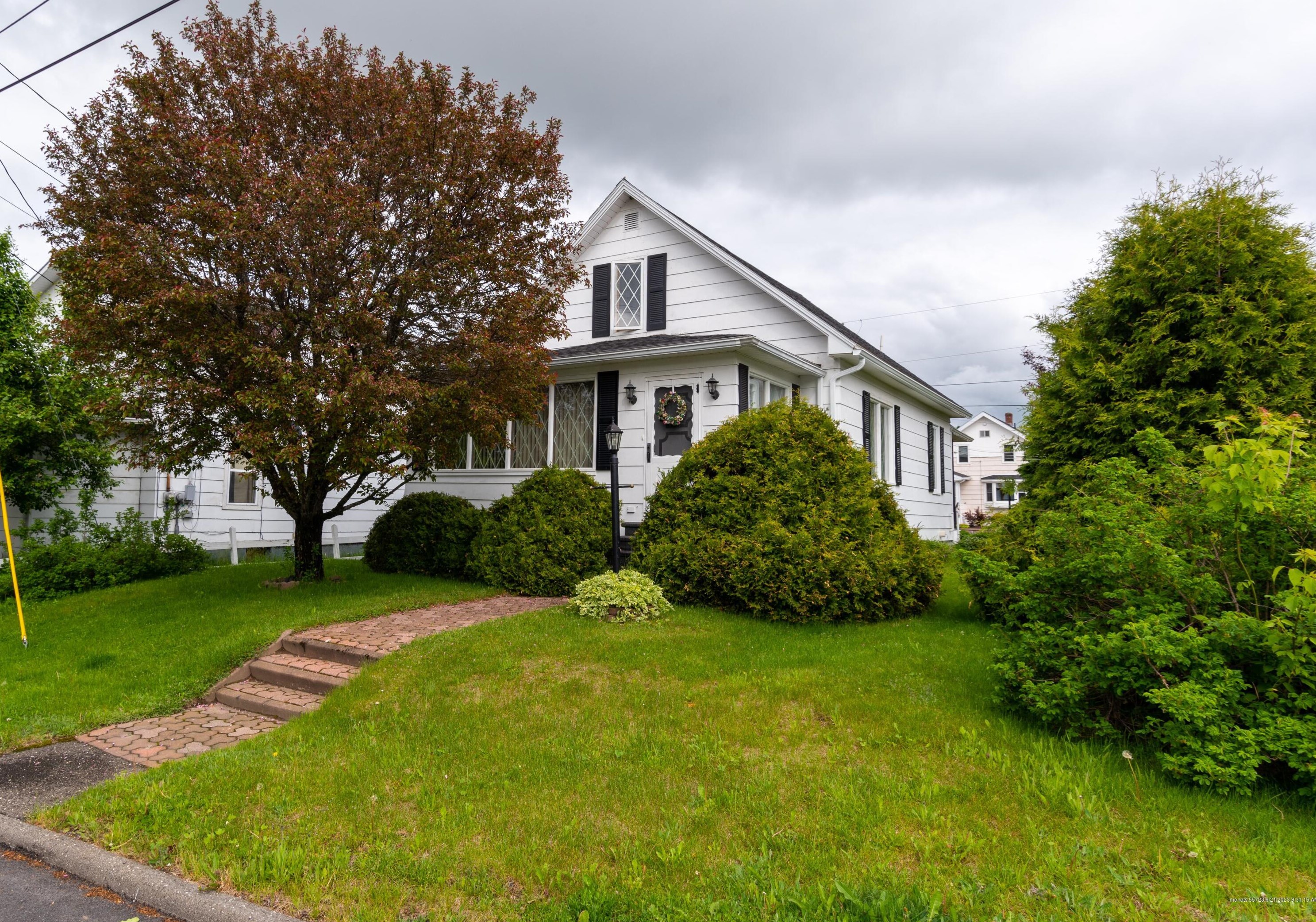 133 13th Ave, Madawaska, ME 04756