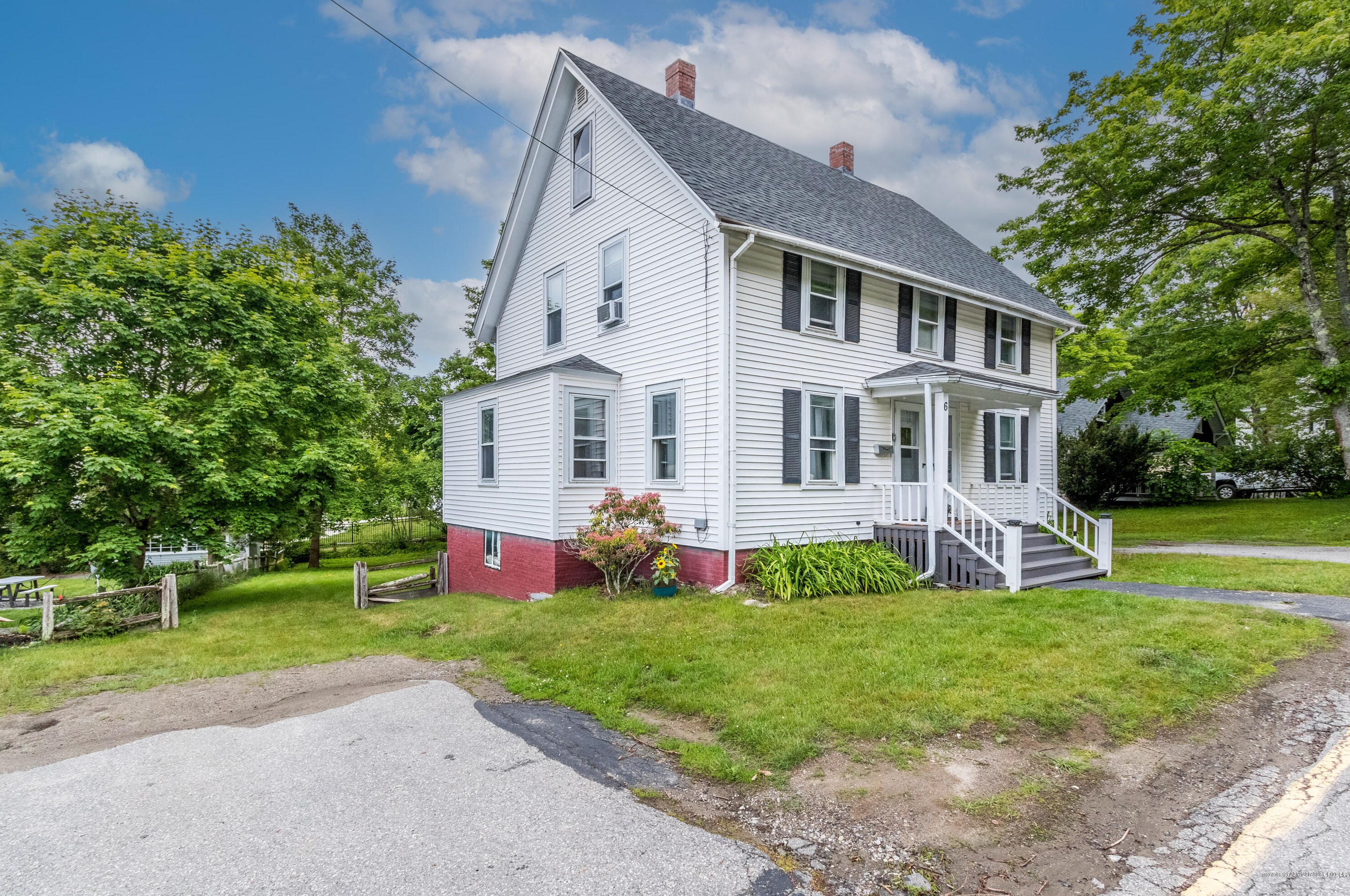 6 Park St, Boothbay Harbor, ME 04538
