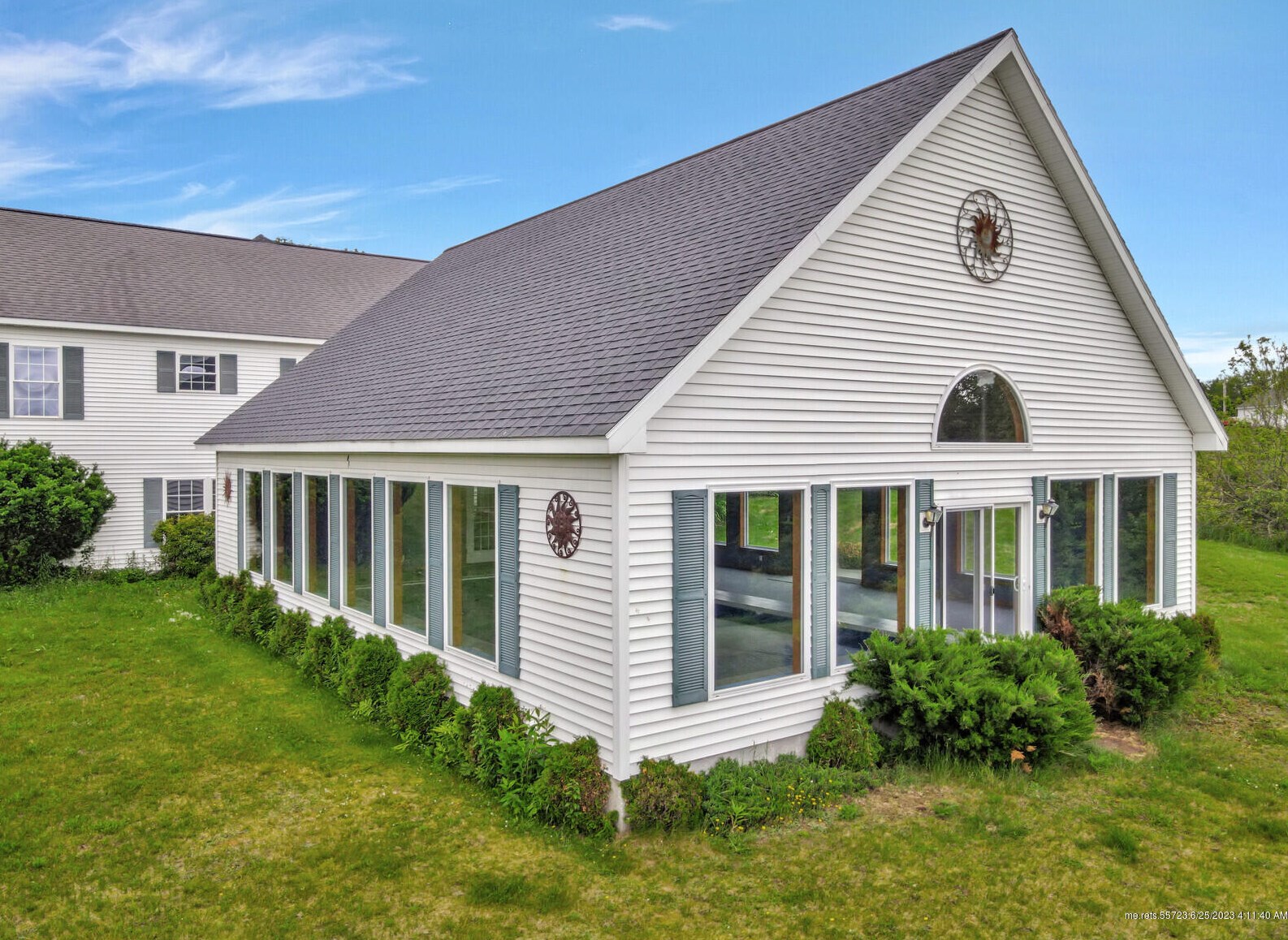 13 Overlook Dr, Canaan, ME 04924-3650